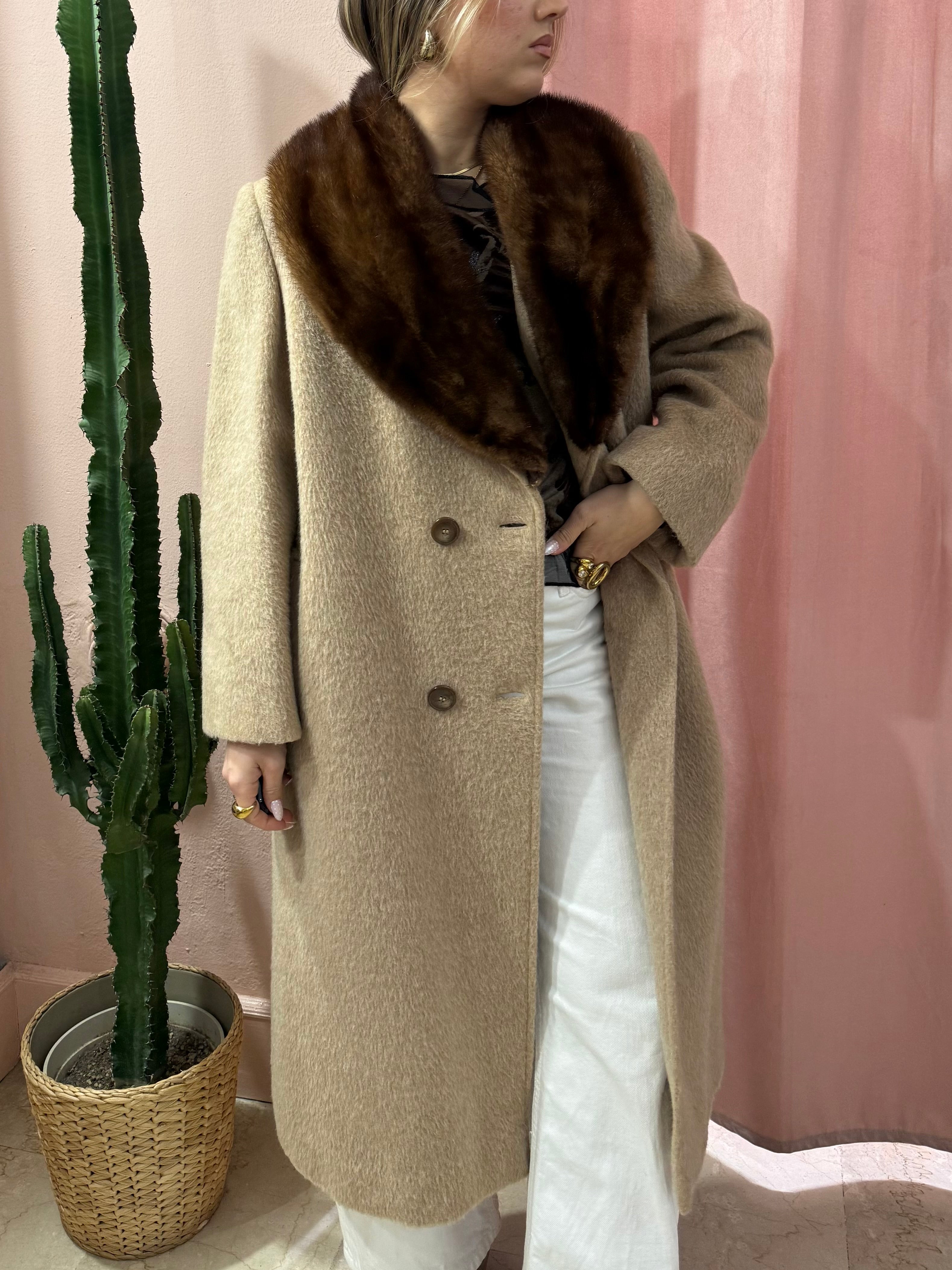 Cappotto in lana collo in visone