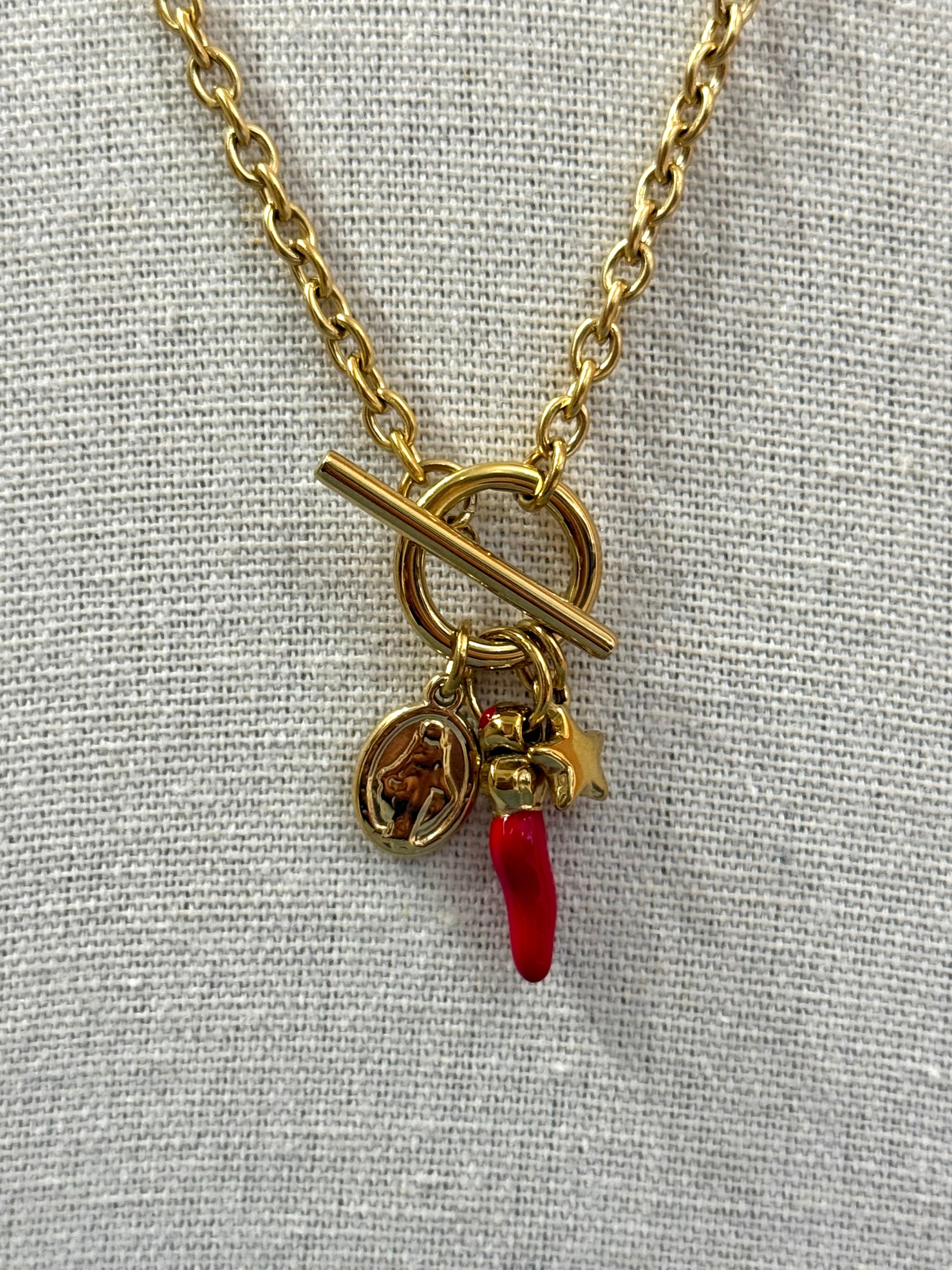 Collana con cornetto portafortuna