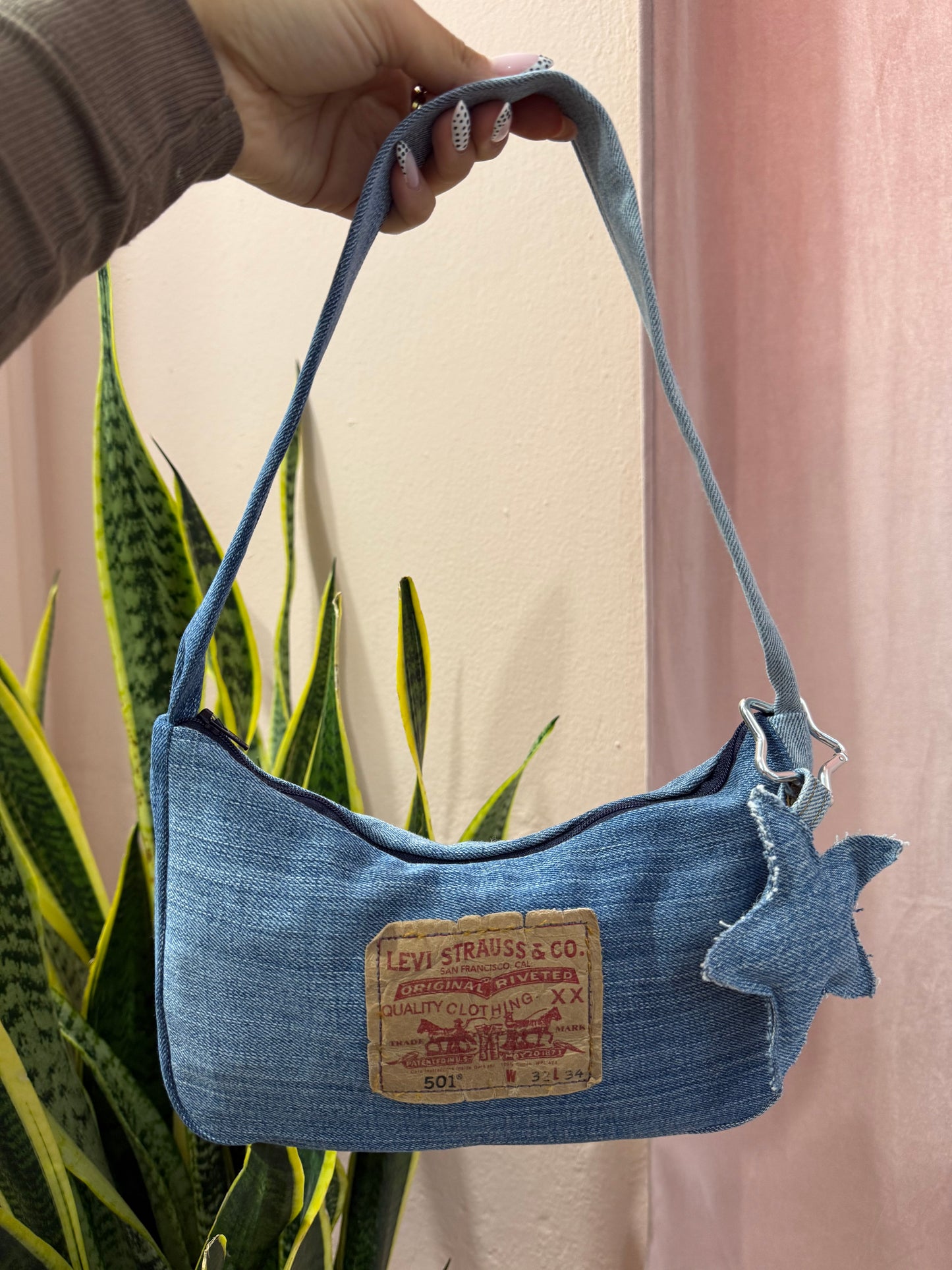 Borsa Levis upcycling charm stella