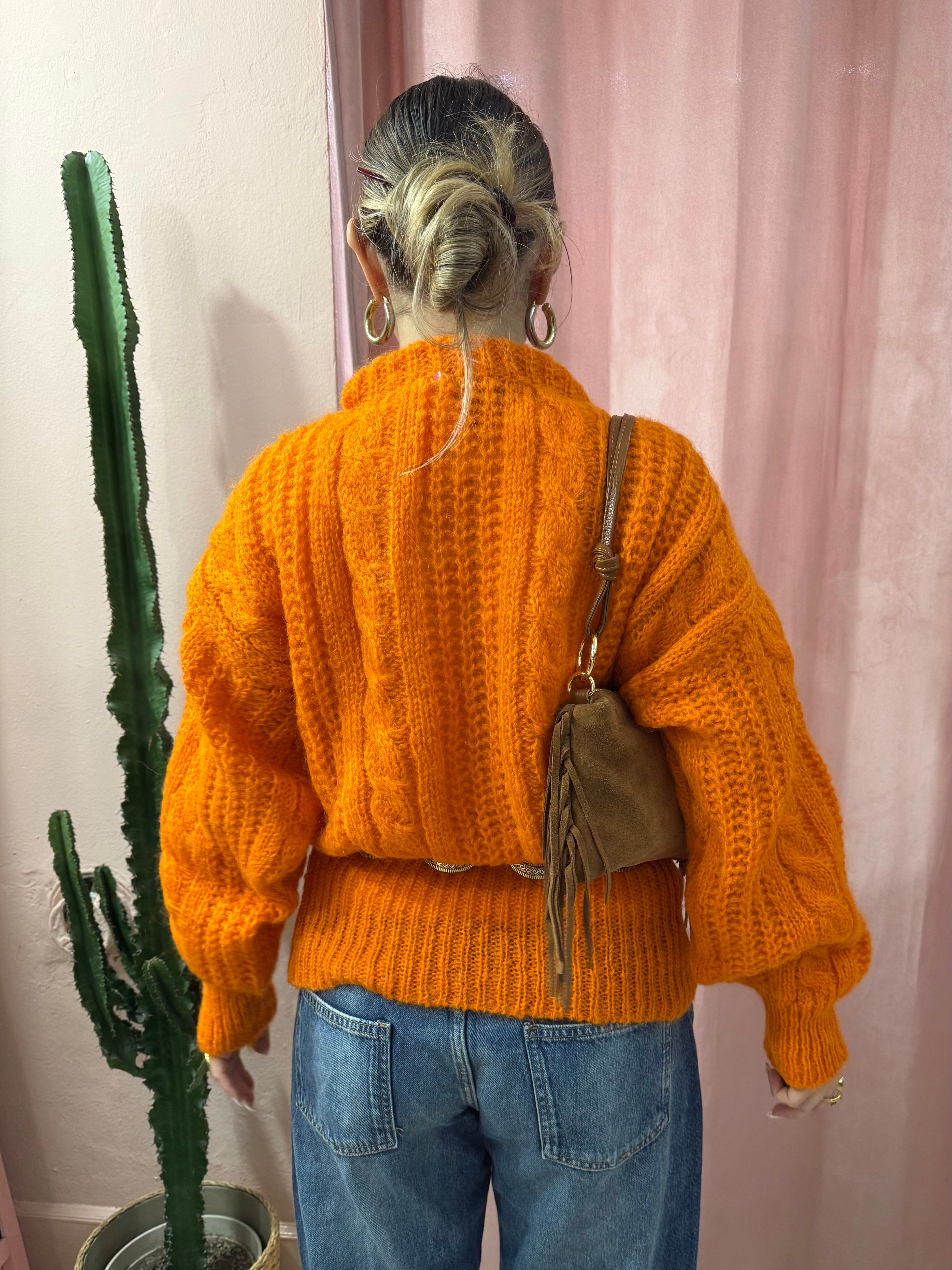 Maglione in lana arancio acceso