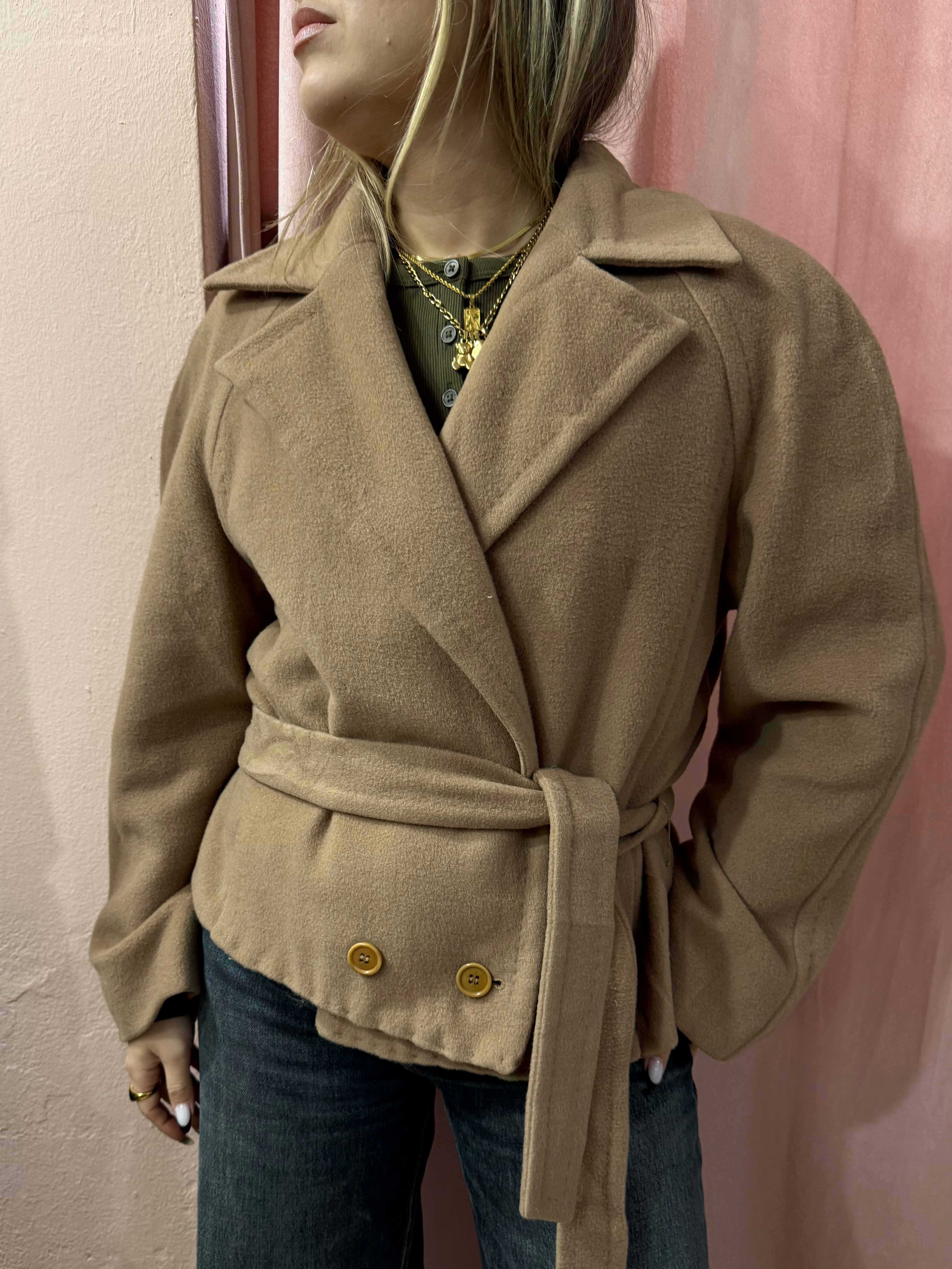 Cappotto corto cammello in lana