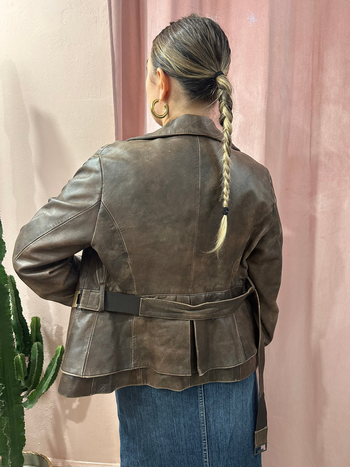 Giacca marrone modello cintura