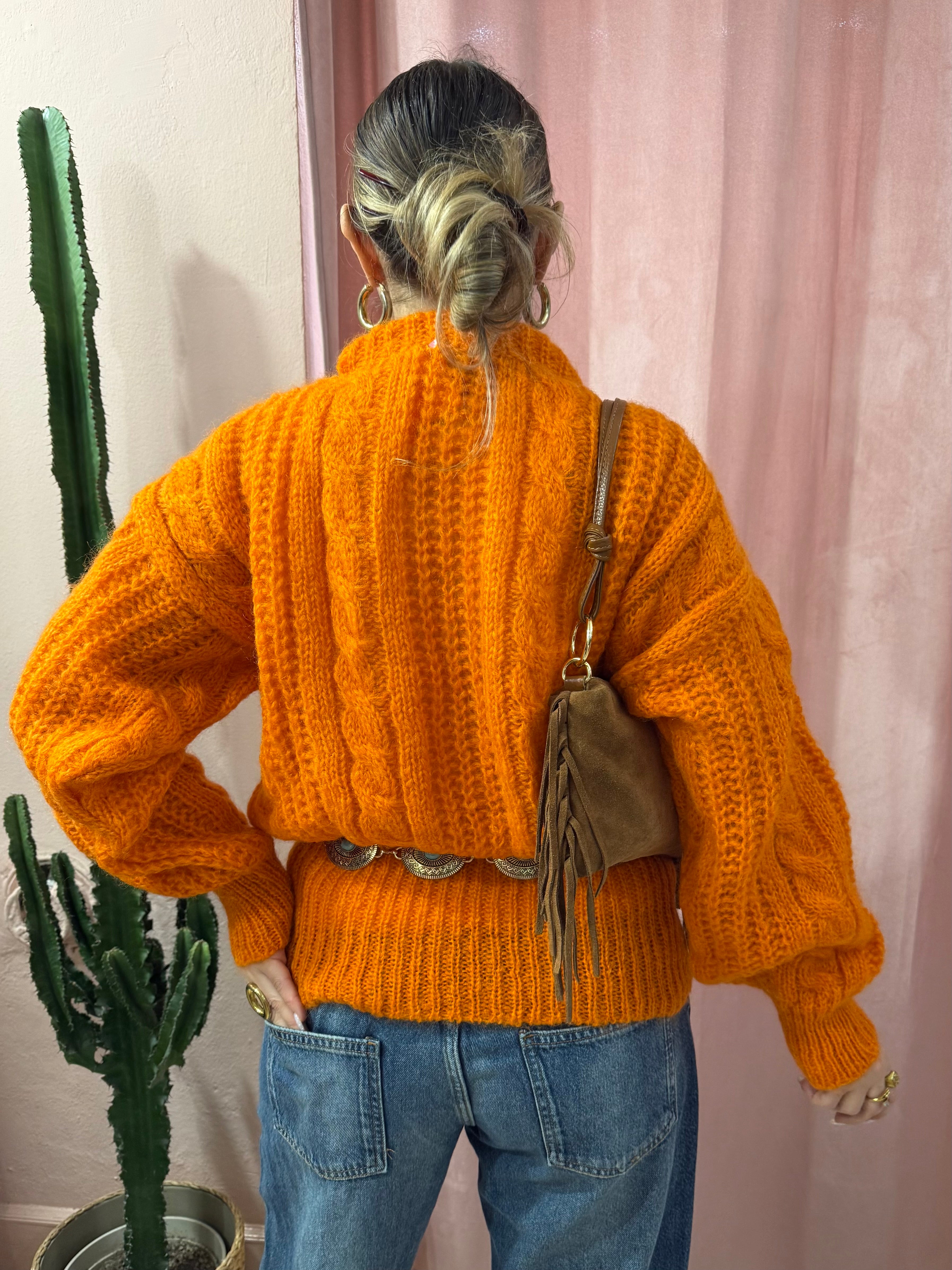 Maglione in lana arancio acceso