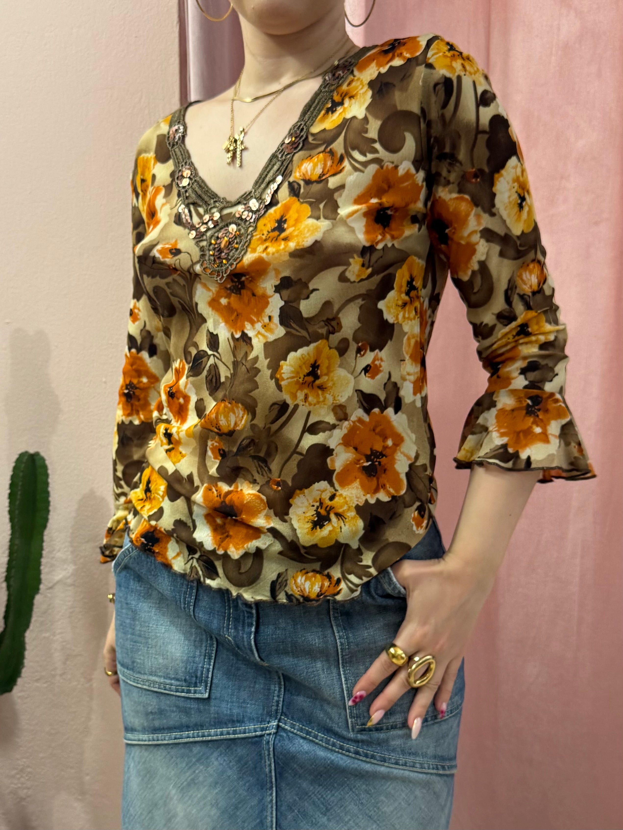 Top y2k in fantasia floreale