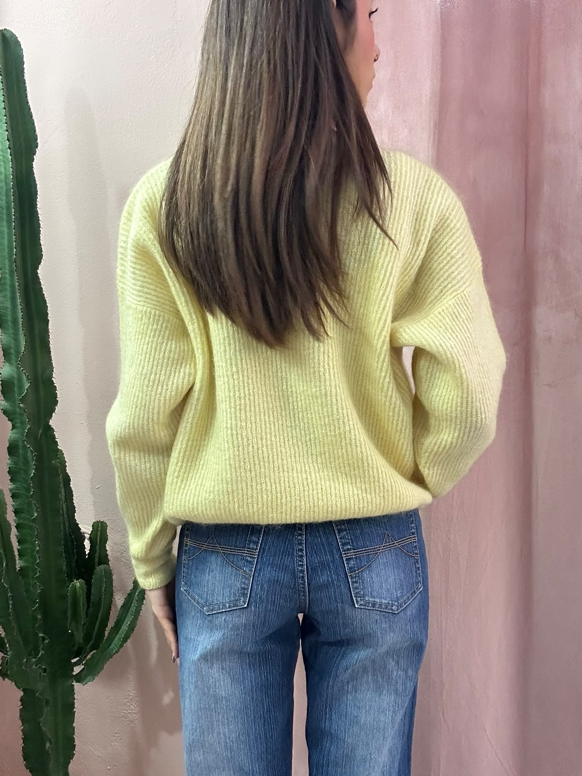 Maglione girocollo vintage giallo burro in lana