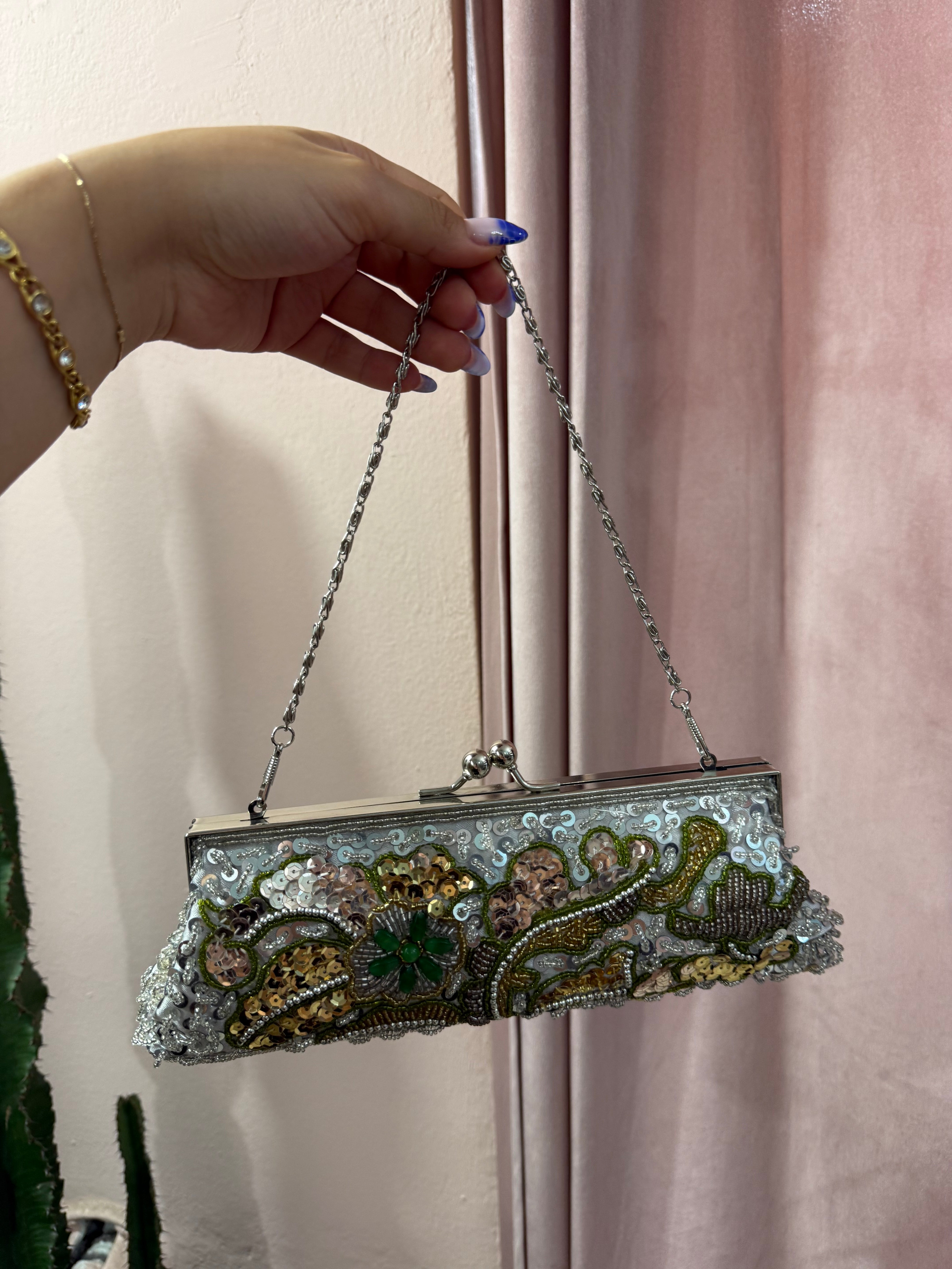 pochette vintage 00s ricamata con paillettes