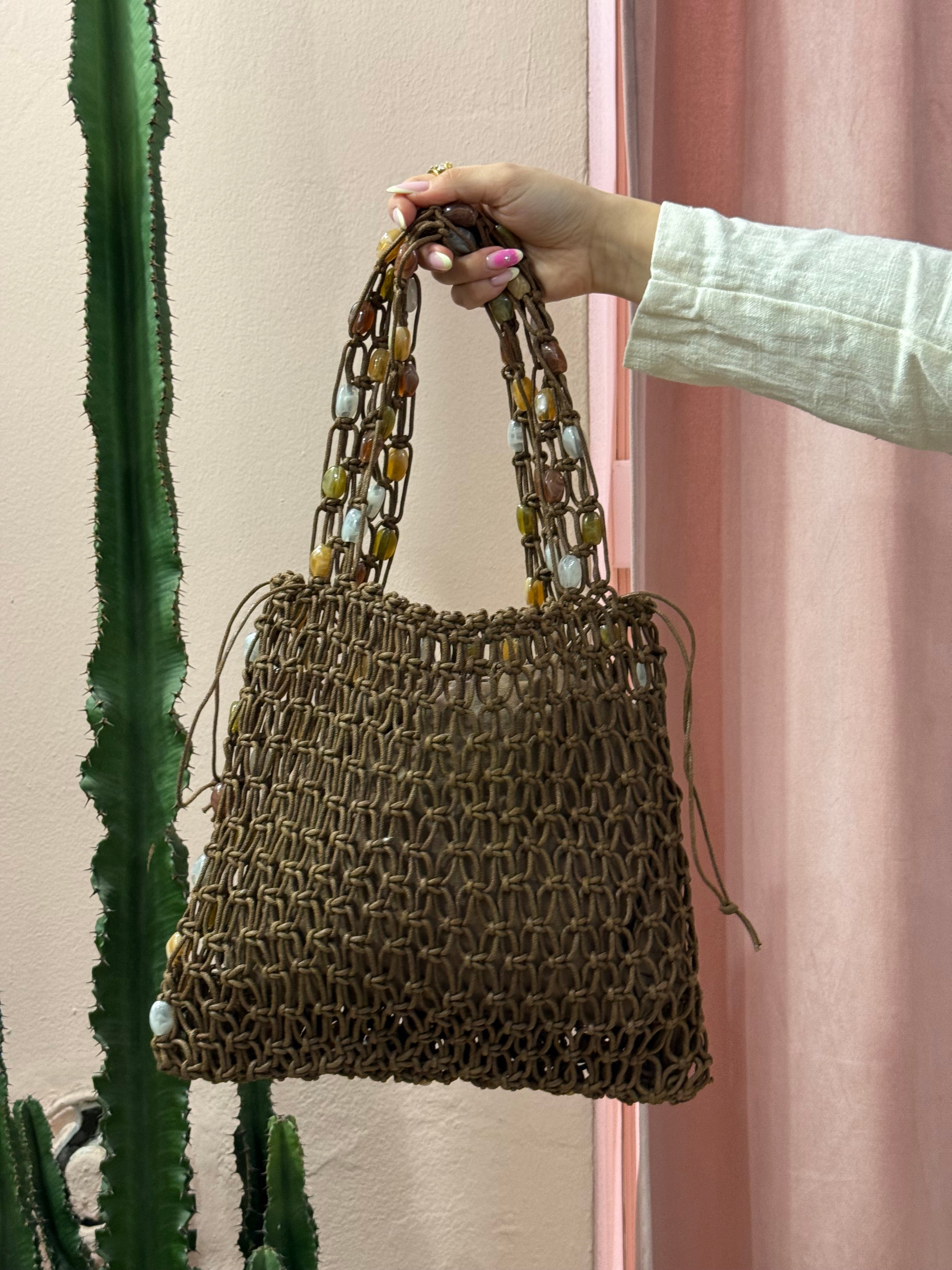 Shopper intrecciata con pietre colorate | più colori