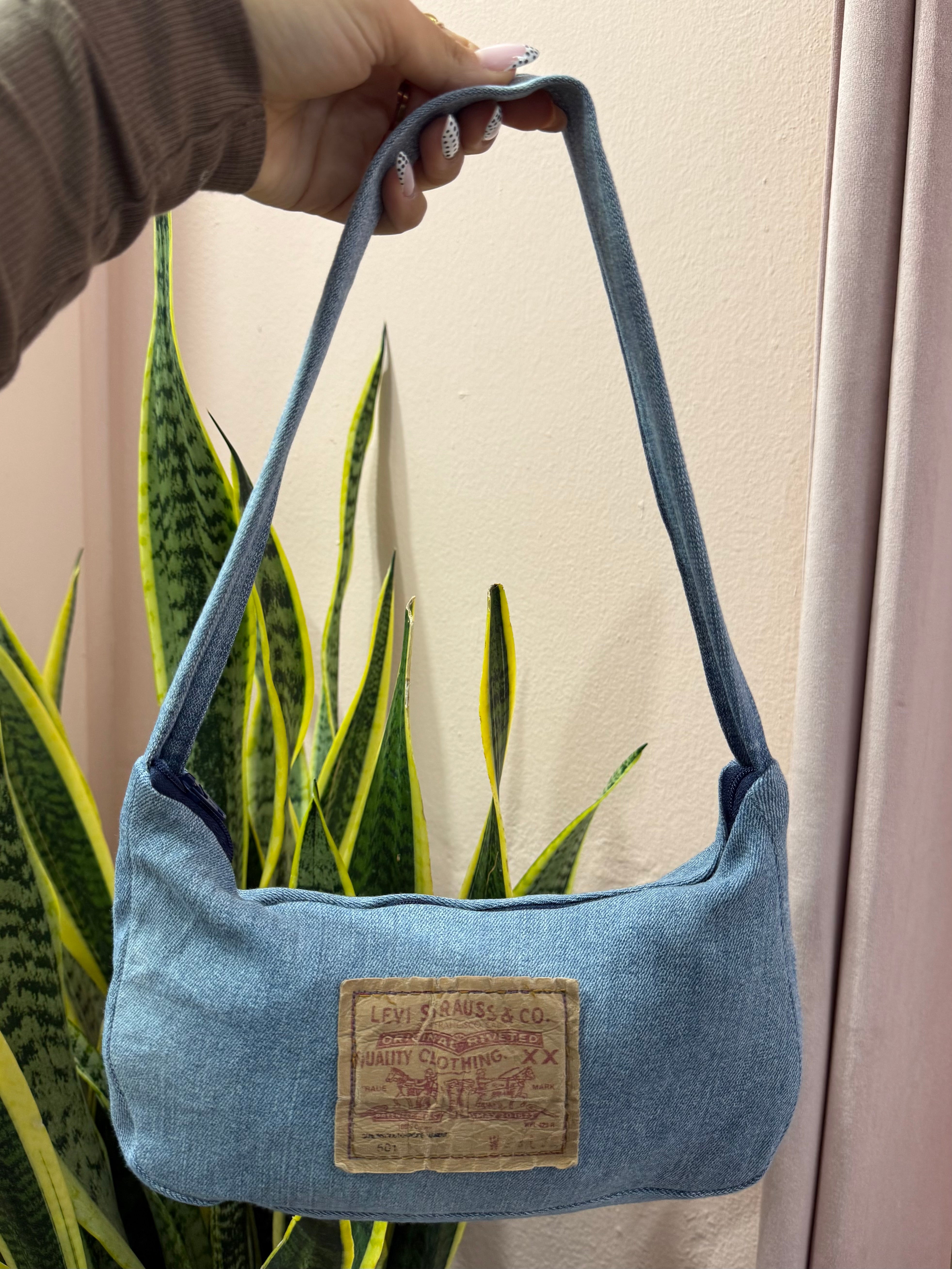 Borsa Levis upcycling denim chiaro