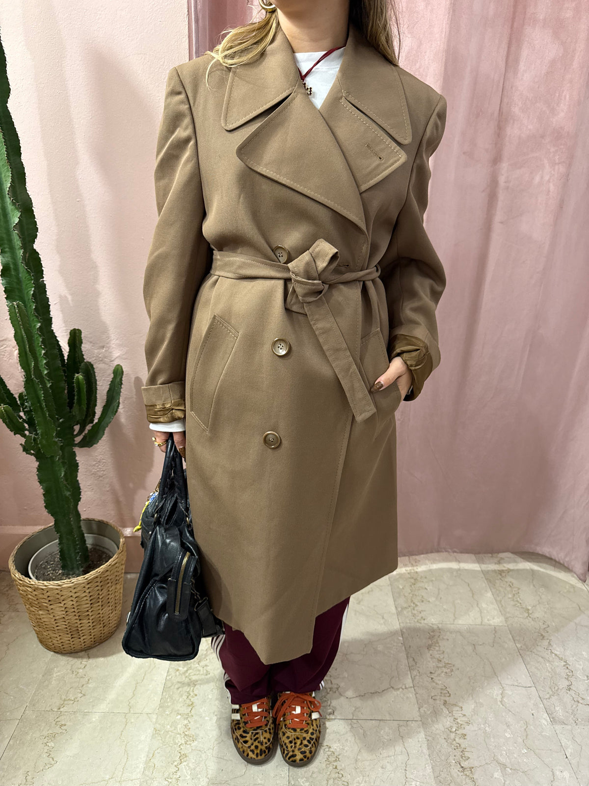 Trench verdone in lana con cinturino