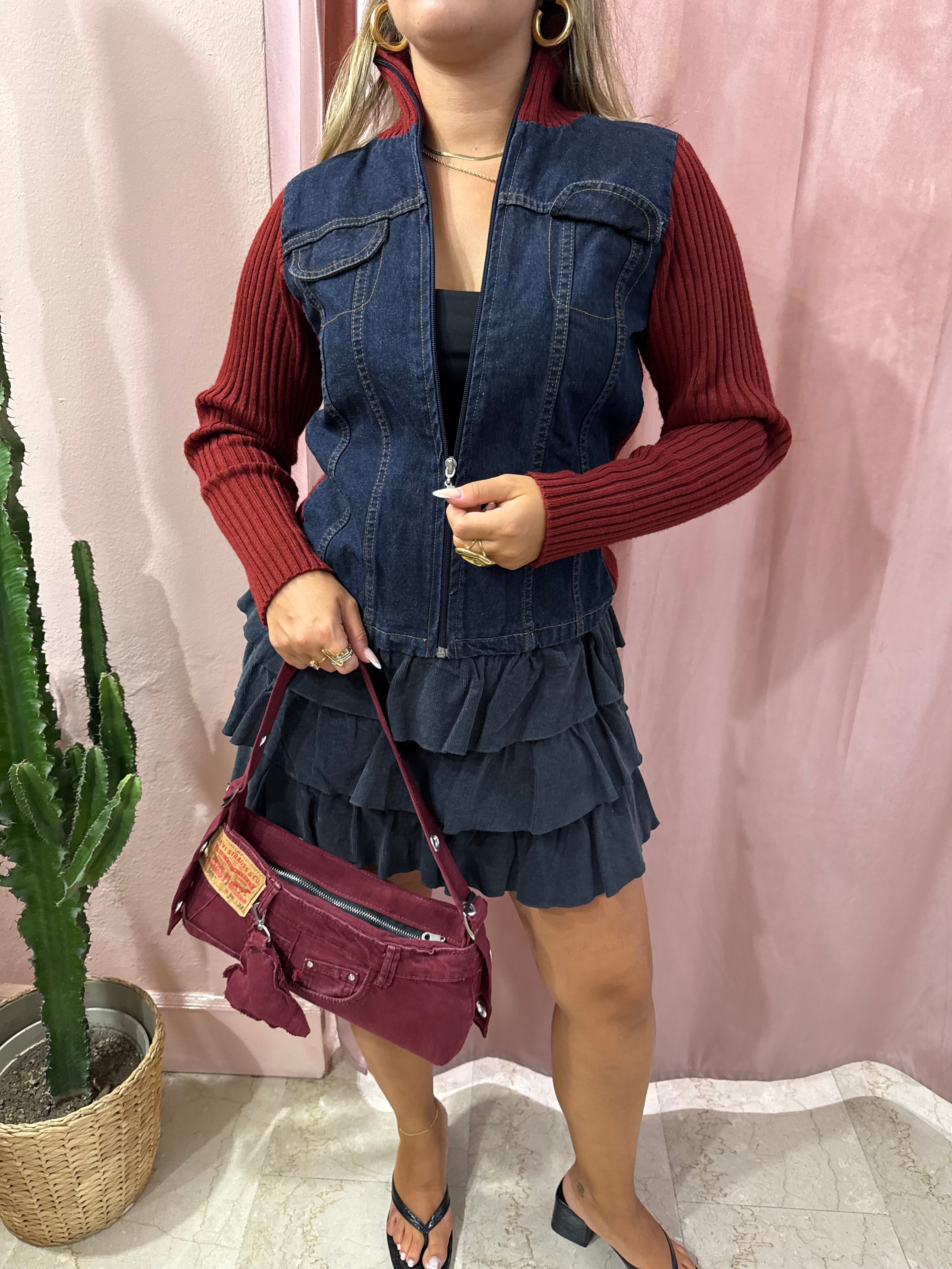 Felpa bordeaux con inserti in denim 00s