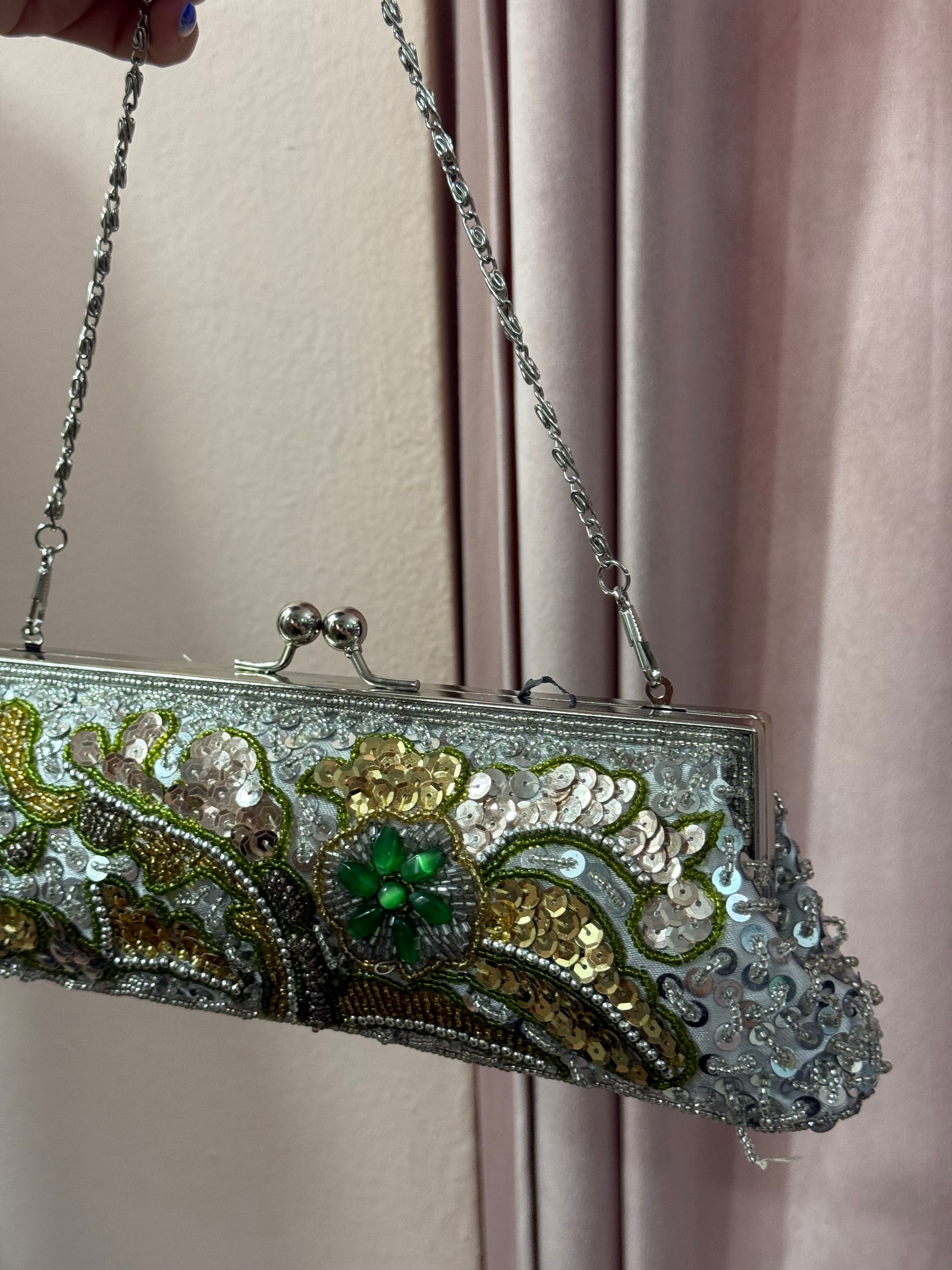 pochette vintage 00s ricamata con paillettes