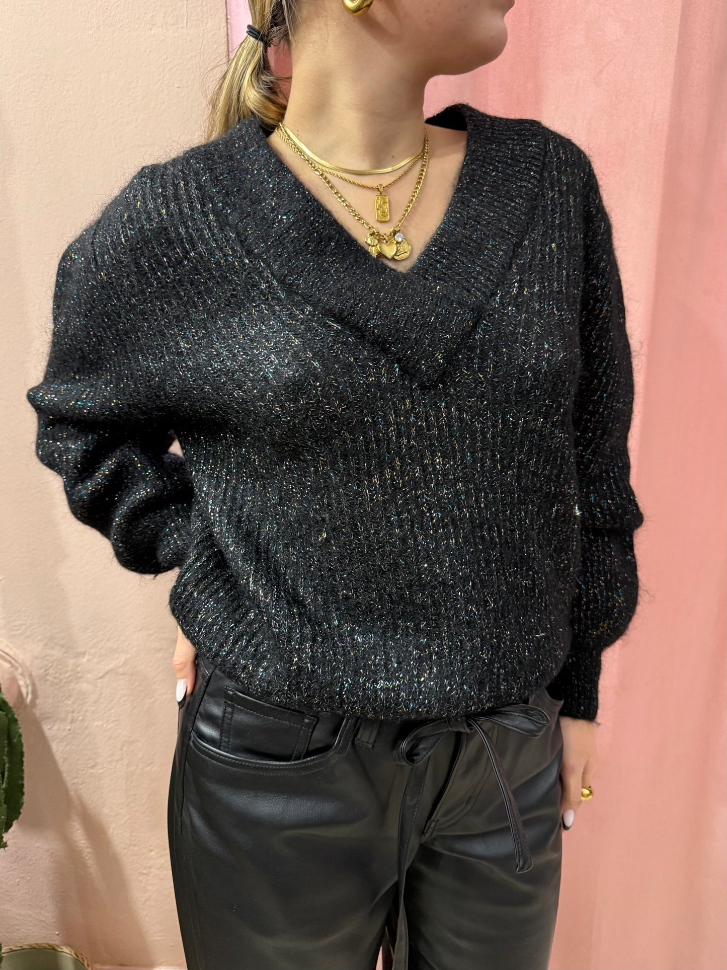 Maglione crop nero laminato