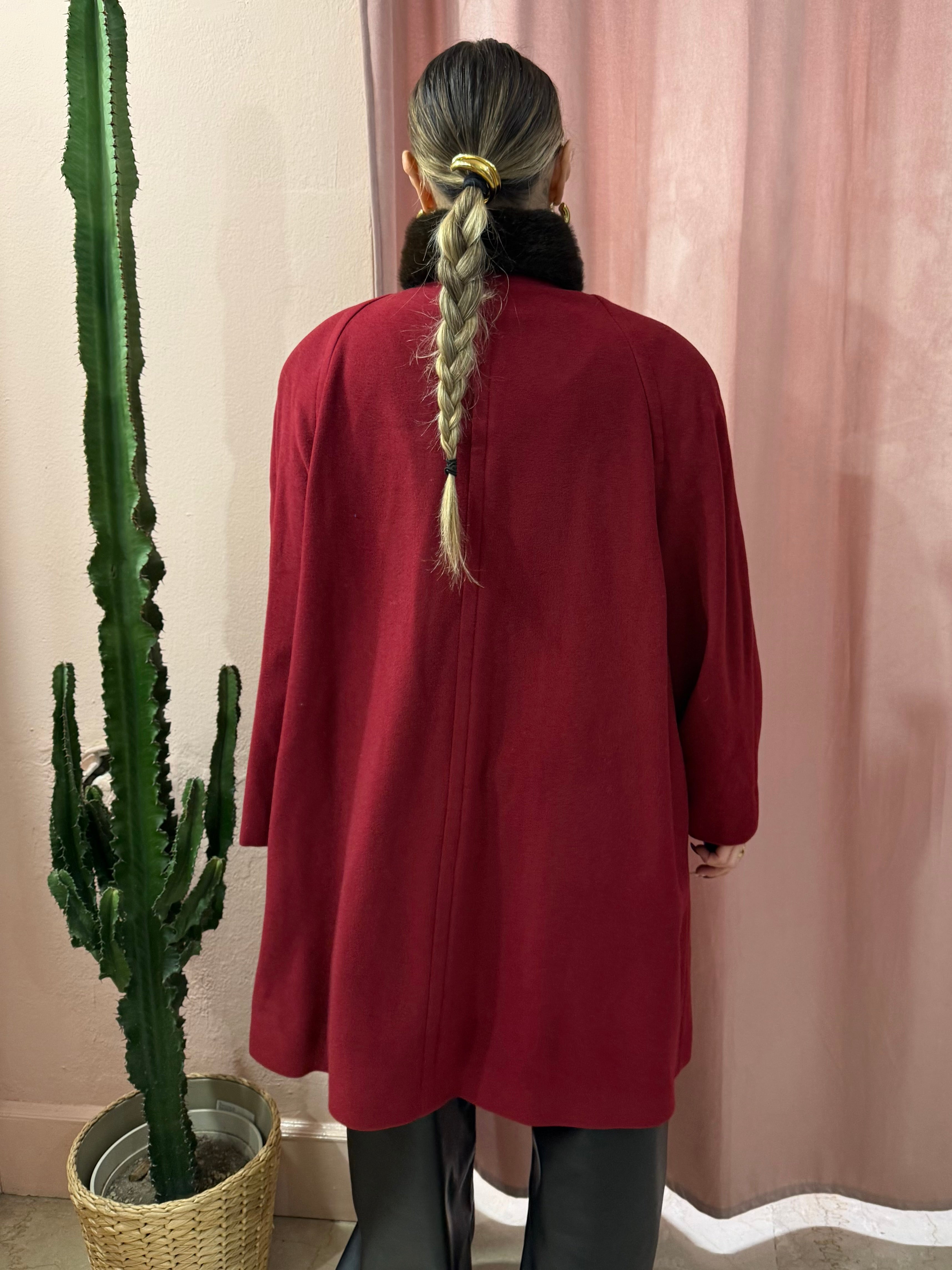 Cappotto vintage ciliegia in lana