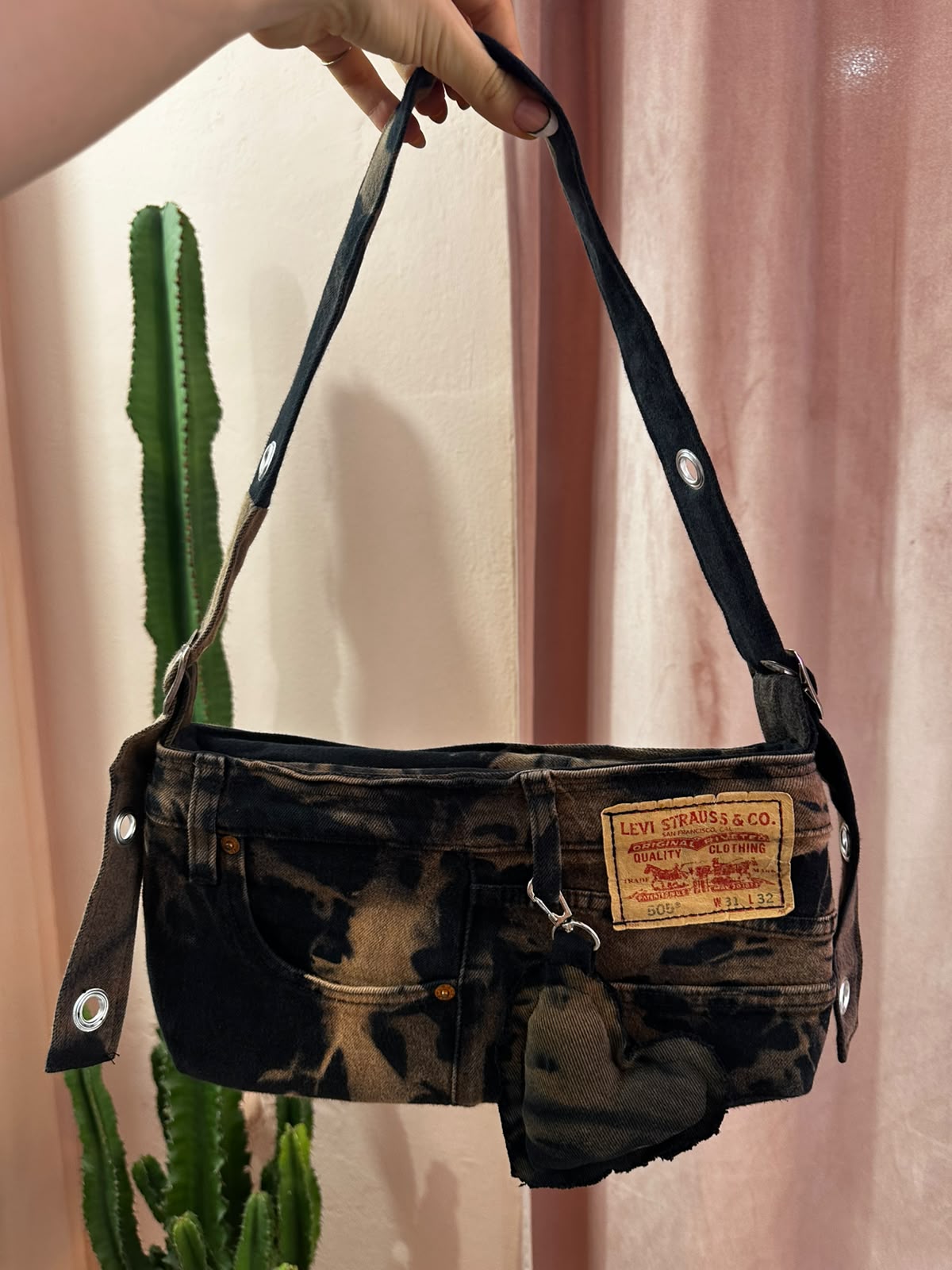 Borsa Levis baguette upcycling tie dye nera