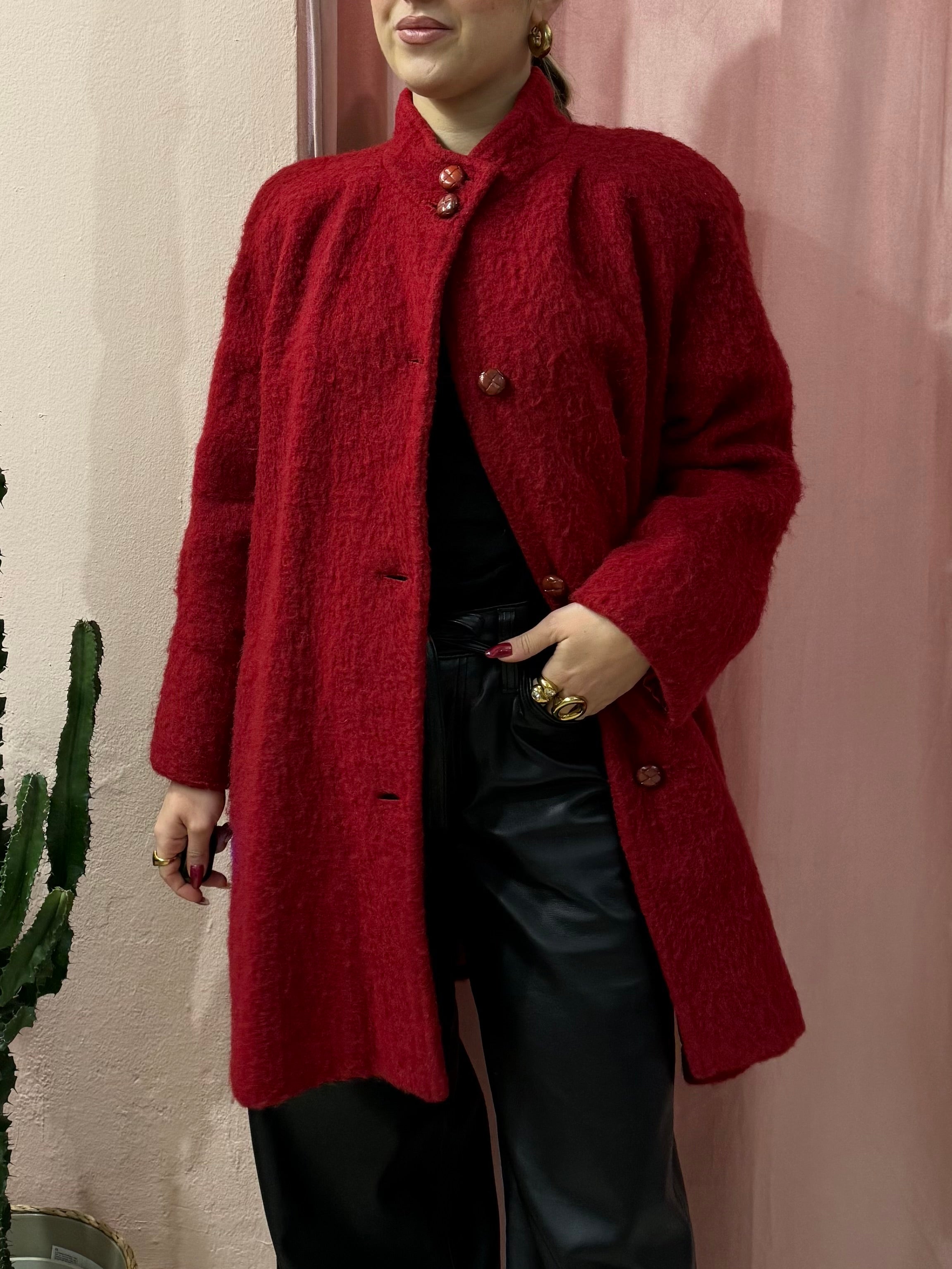Cappotto vintage rosso in lana