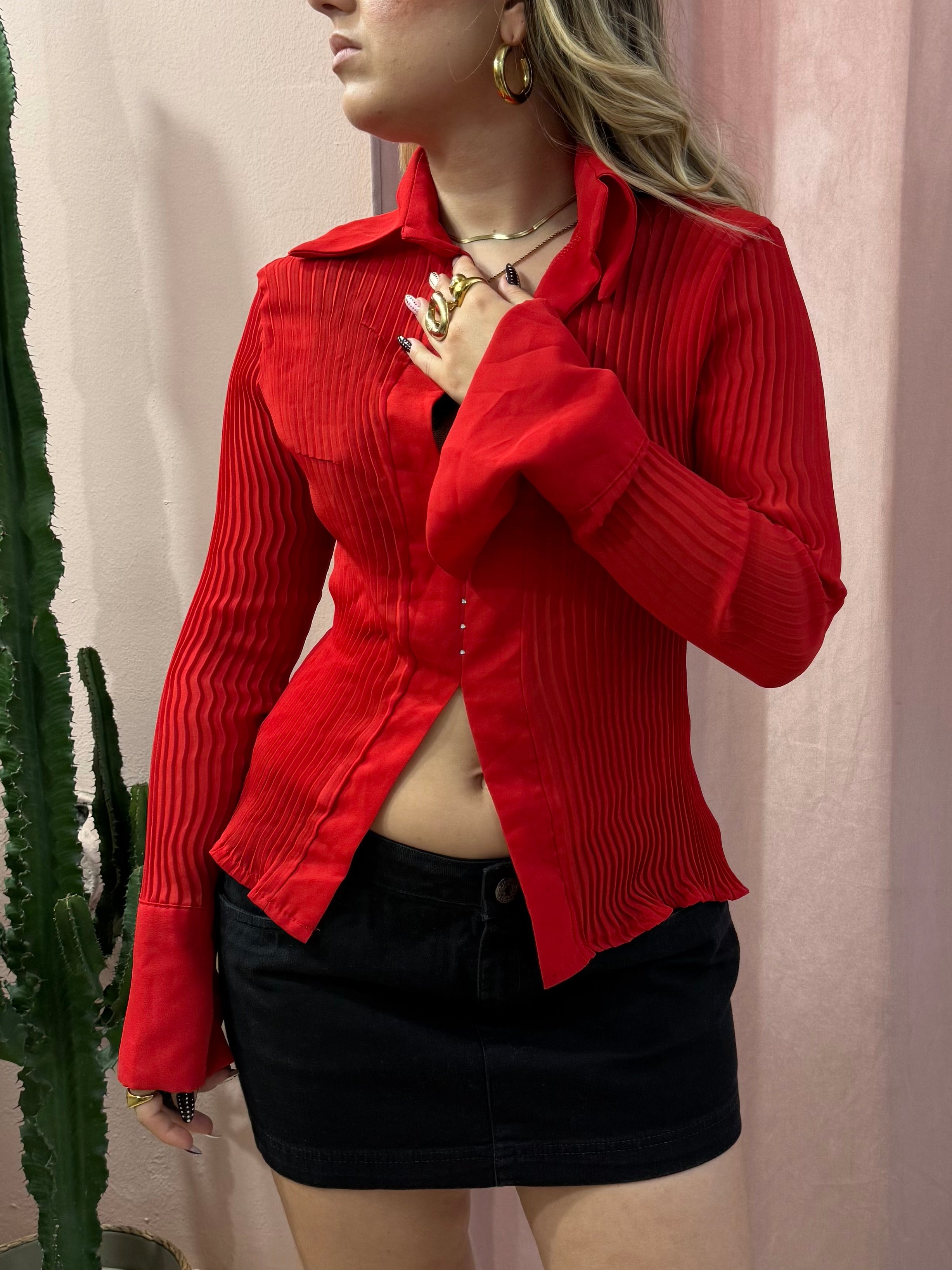 Camicia rossa 00s con apertura