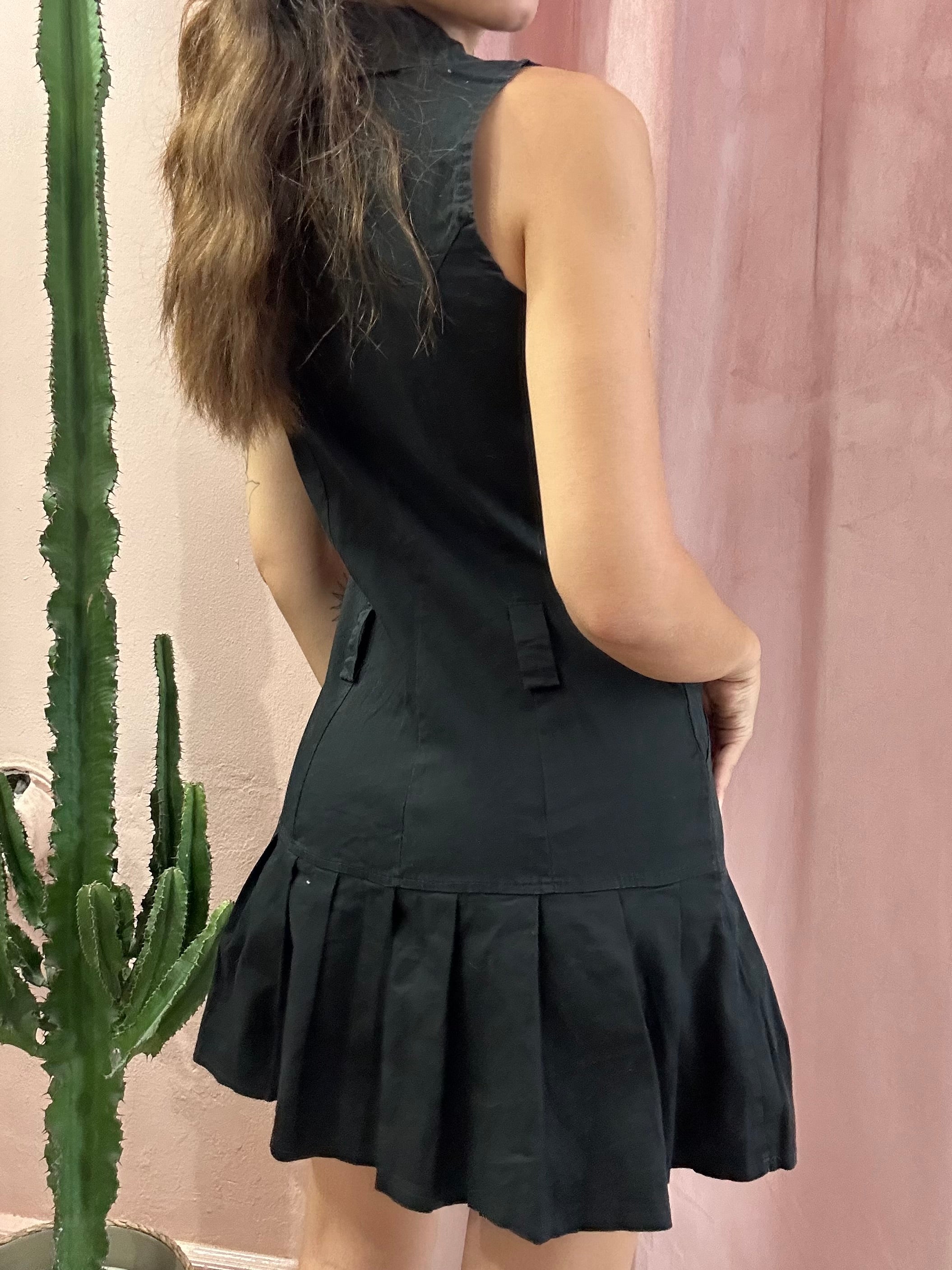 Vestito nero 00s con pieghe