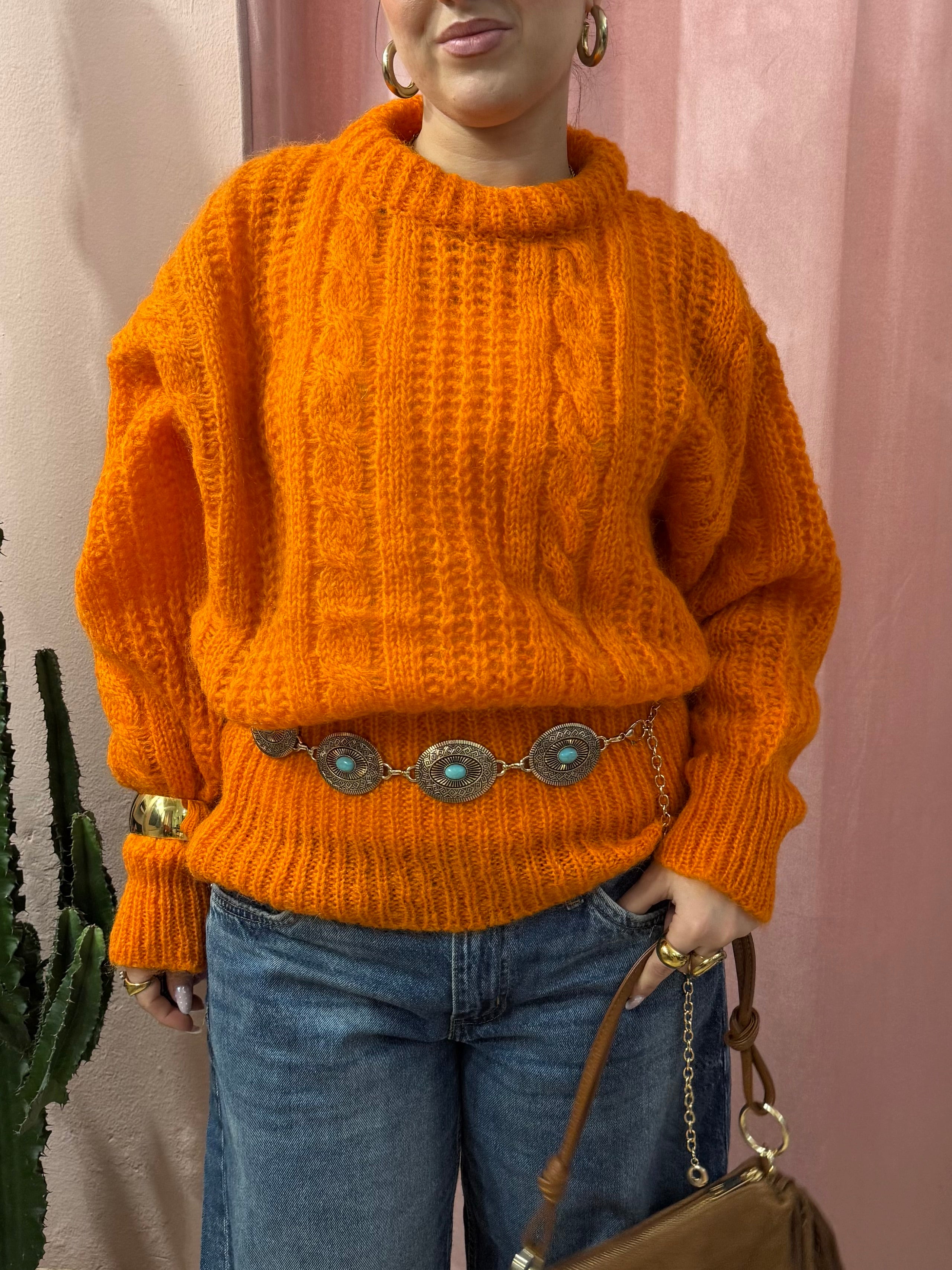 Maglione in lana arancio acceso