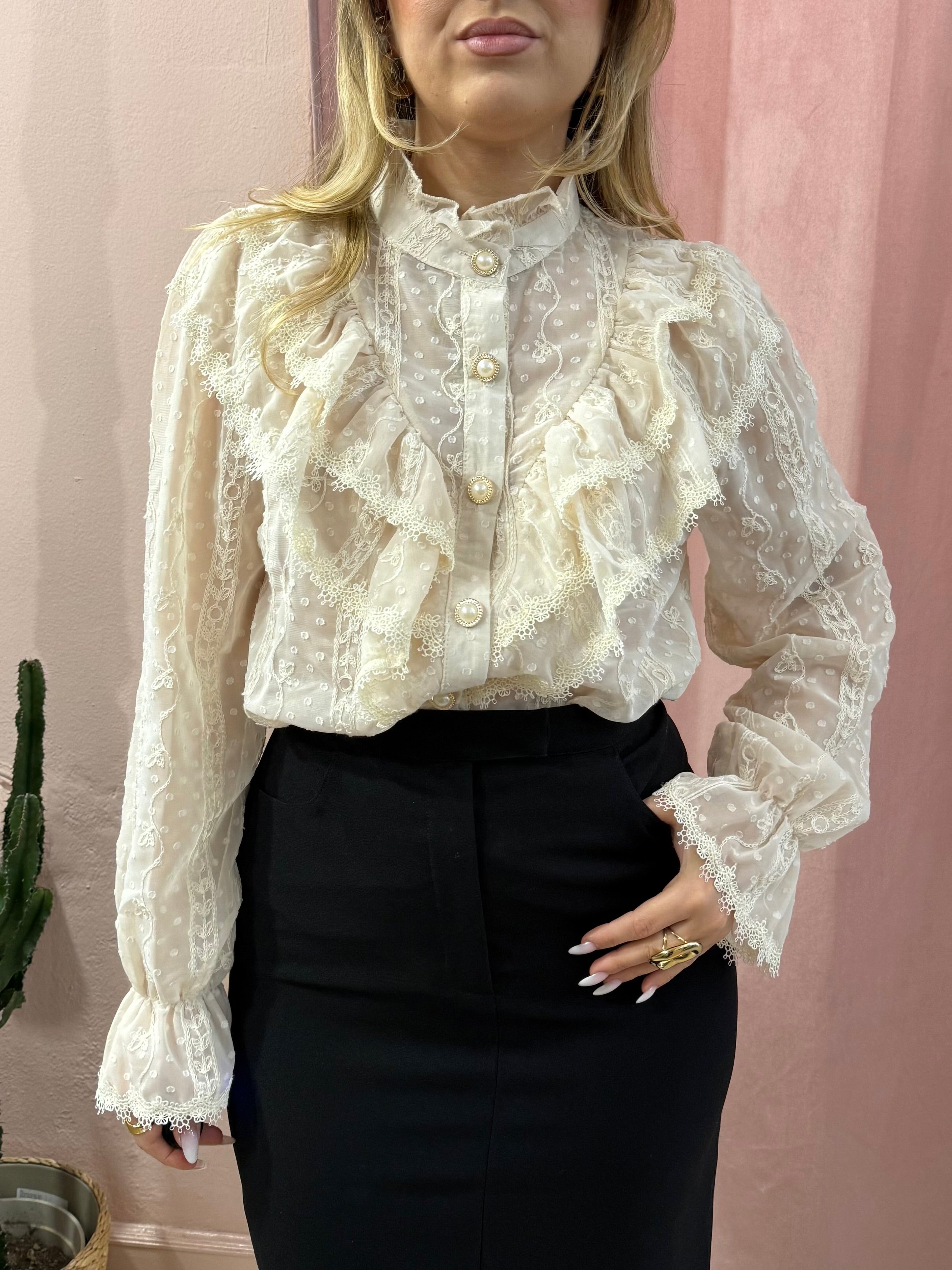 Camicia romantica