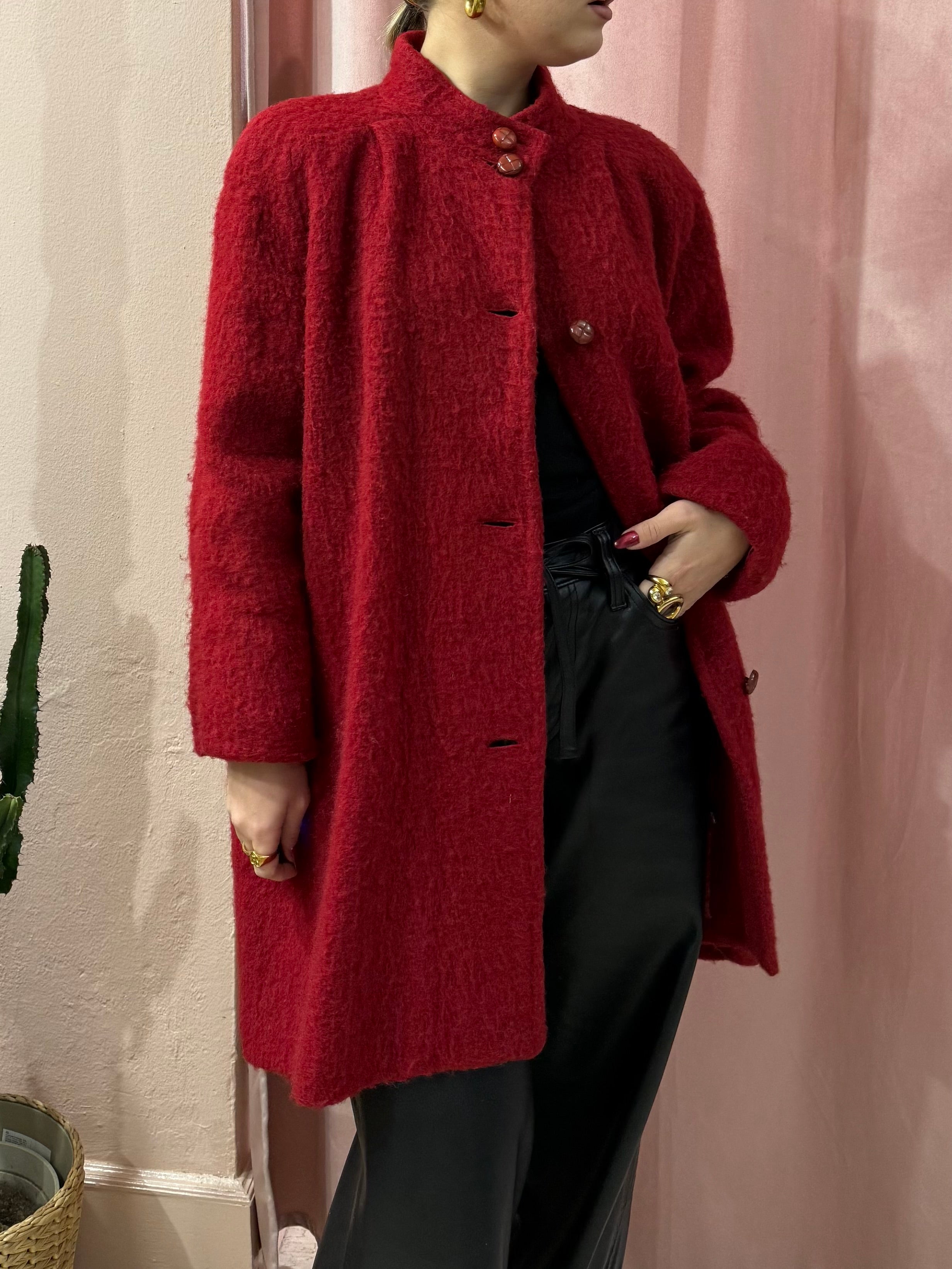 Cappotto vintage rosso in lana