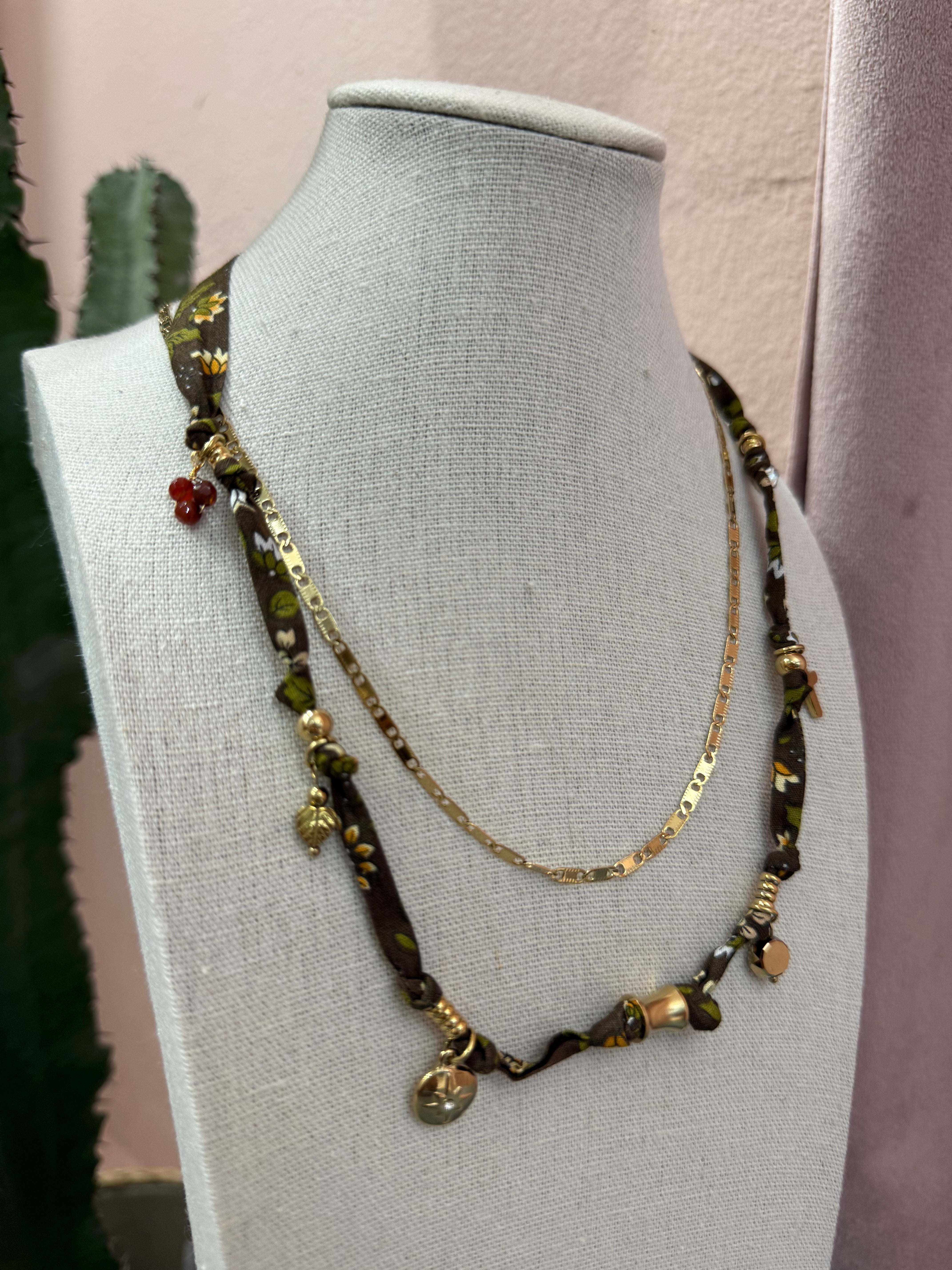 Collana doppia bandana mix ciondoli