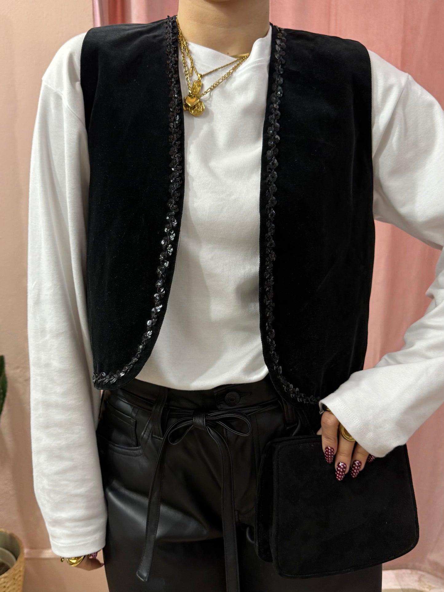 Gilet in ciniglia con paillettes nero