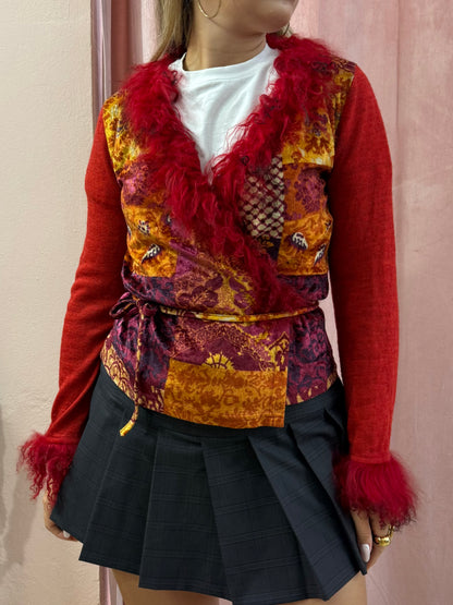 Cardigan y2k con piume in fantasia