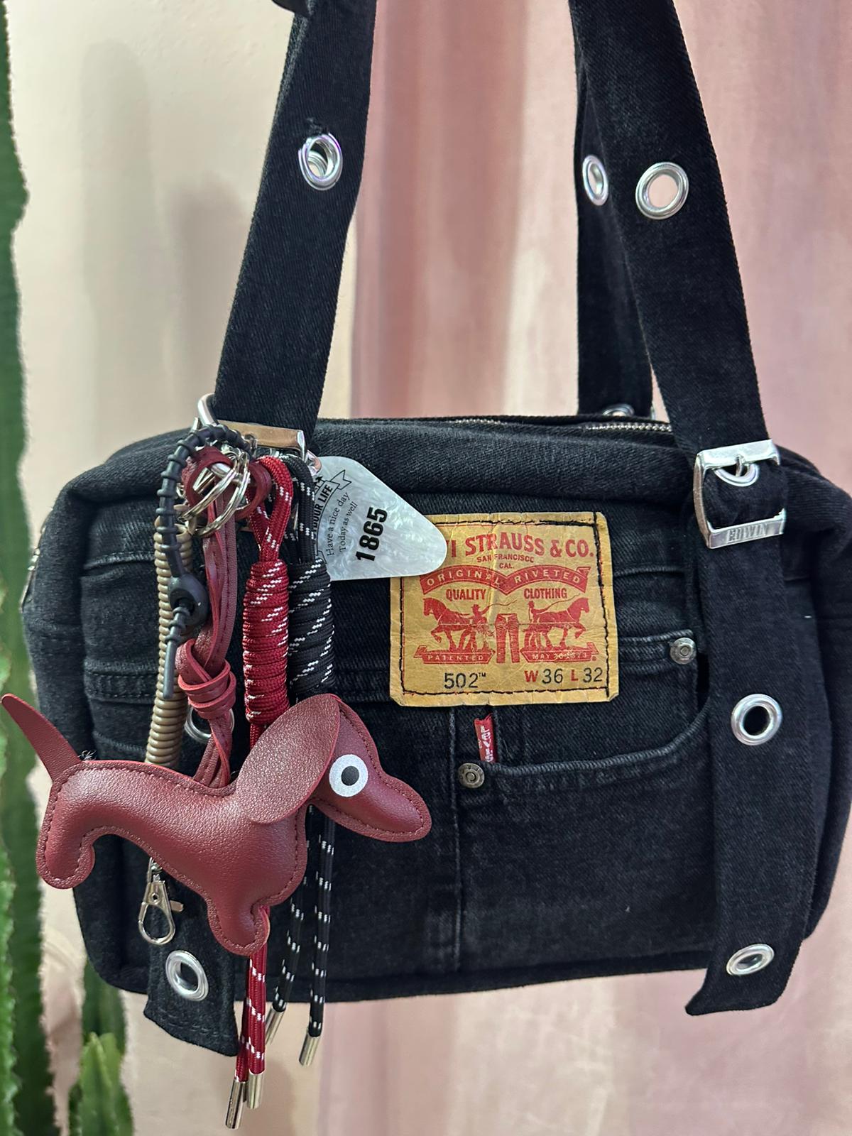 Borsa Levis upcycling nera