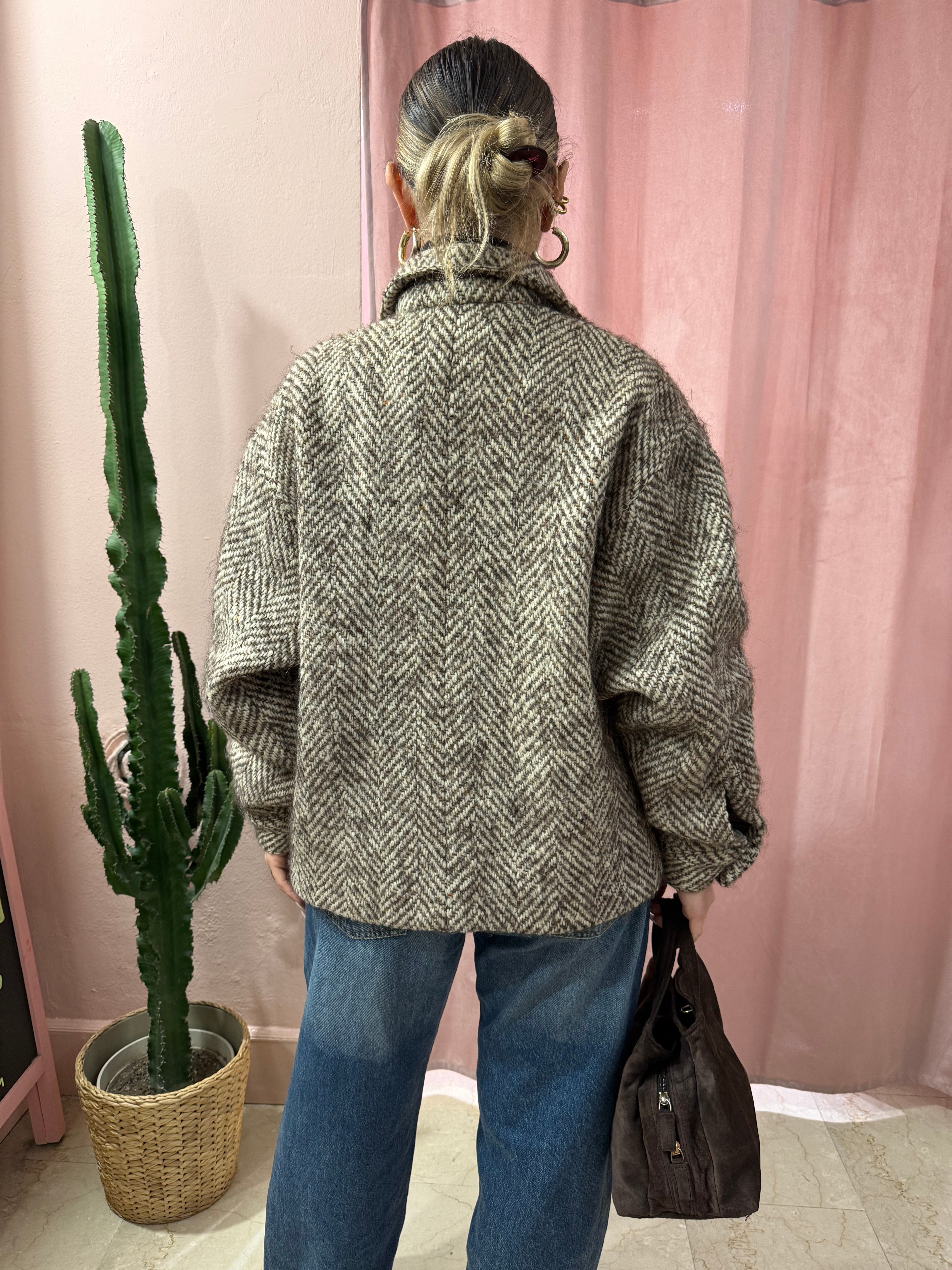 Cappotto corto spigato in lana