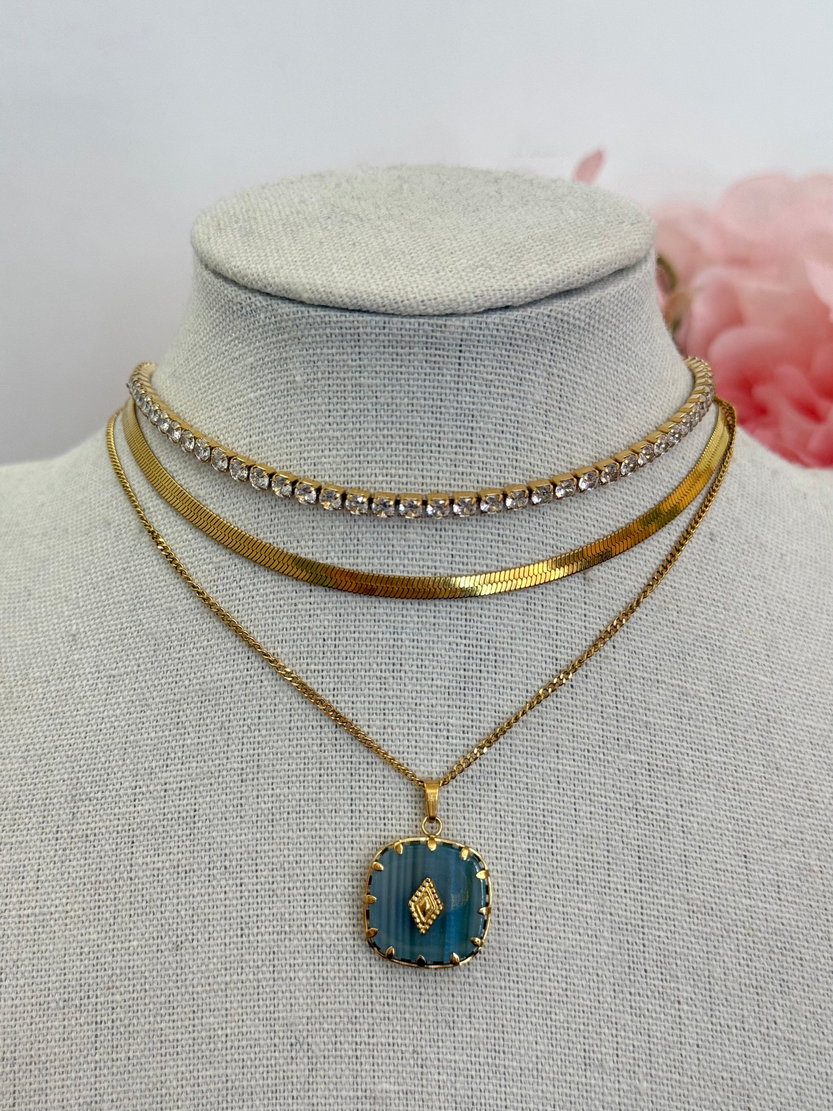 Collana ciondoli pietre marine
