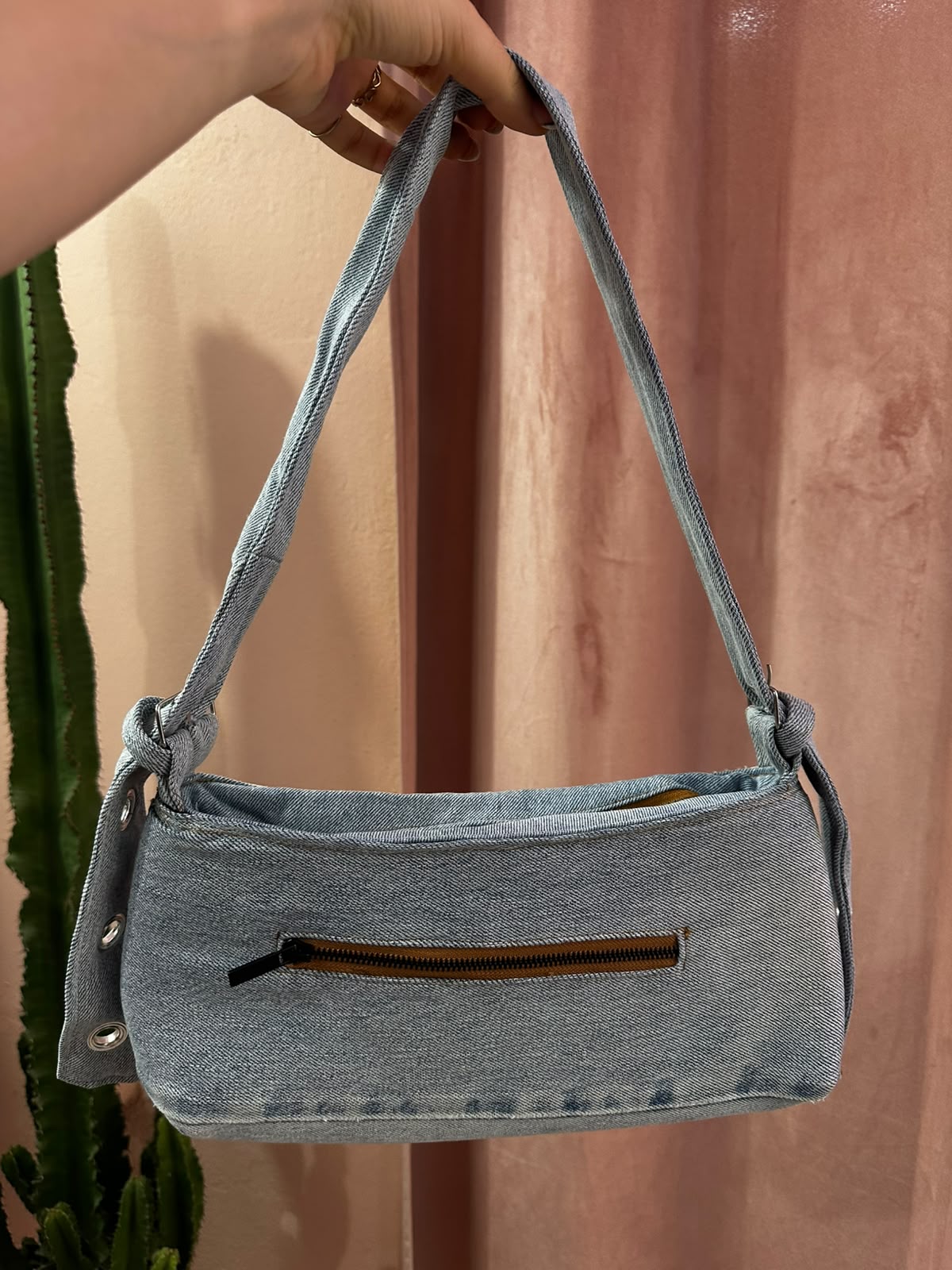 Borsa levis baguette upcycling denim chiaro