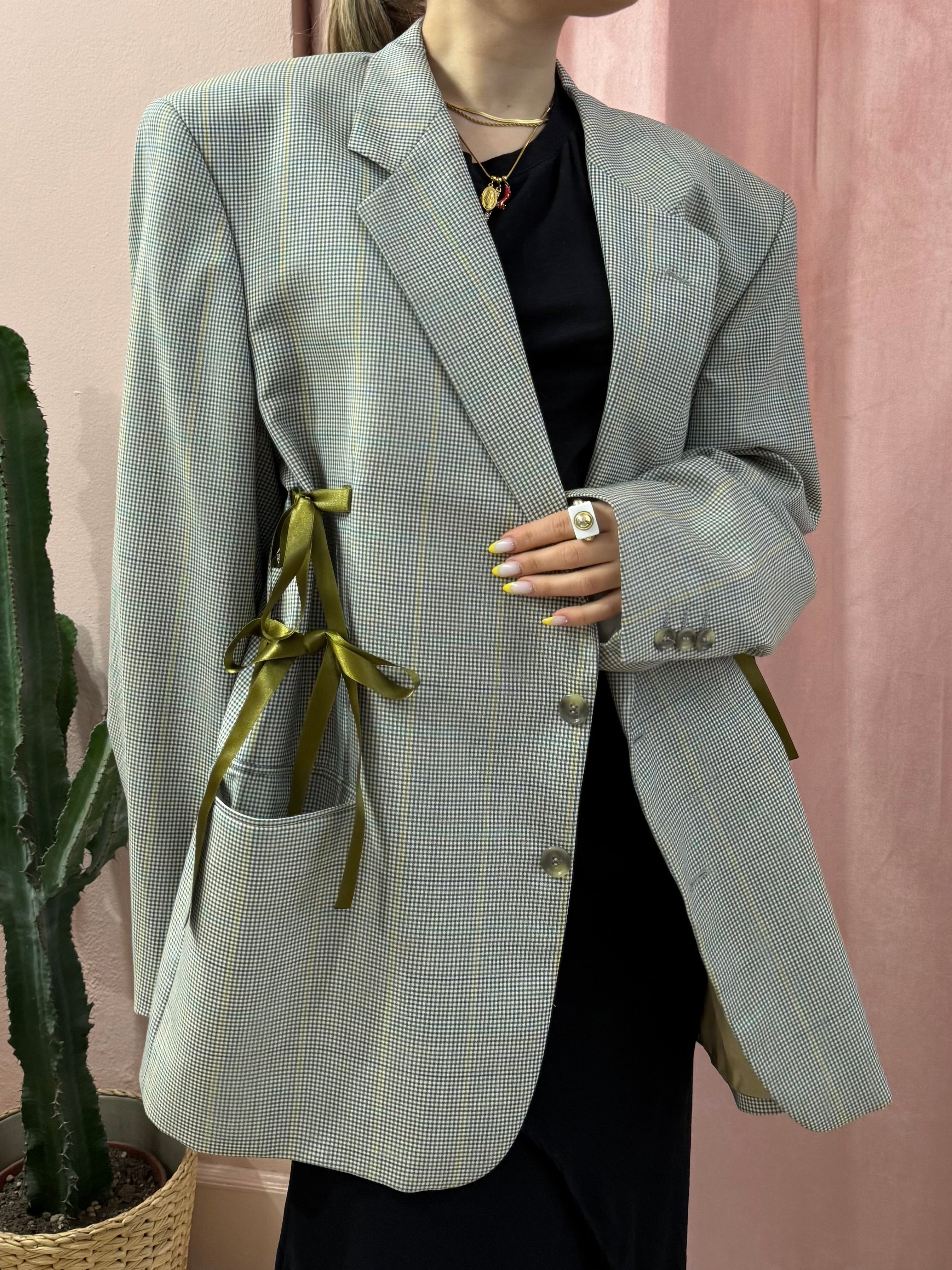 Blazer upcycling fiocchi sul verde