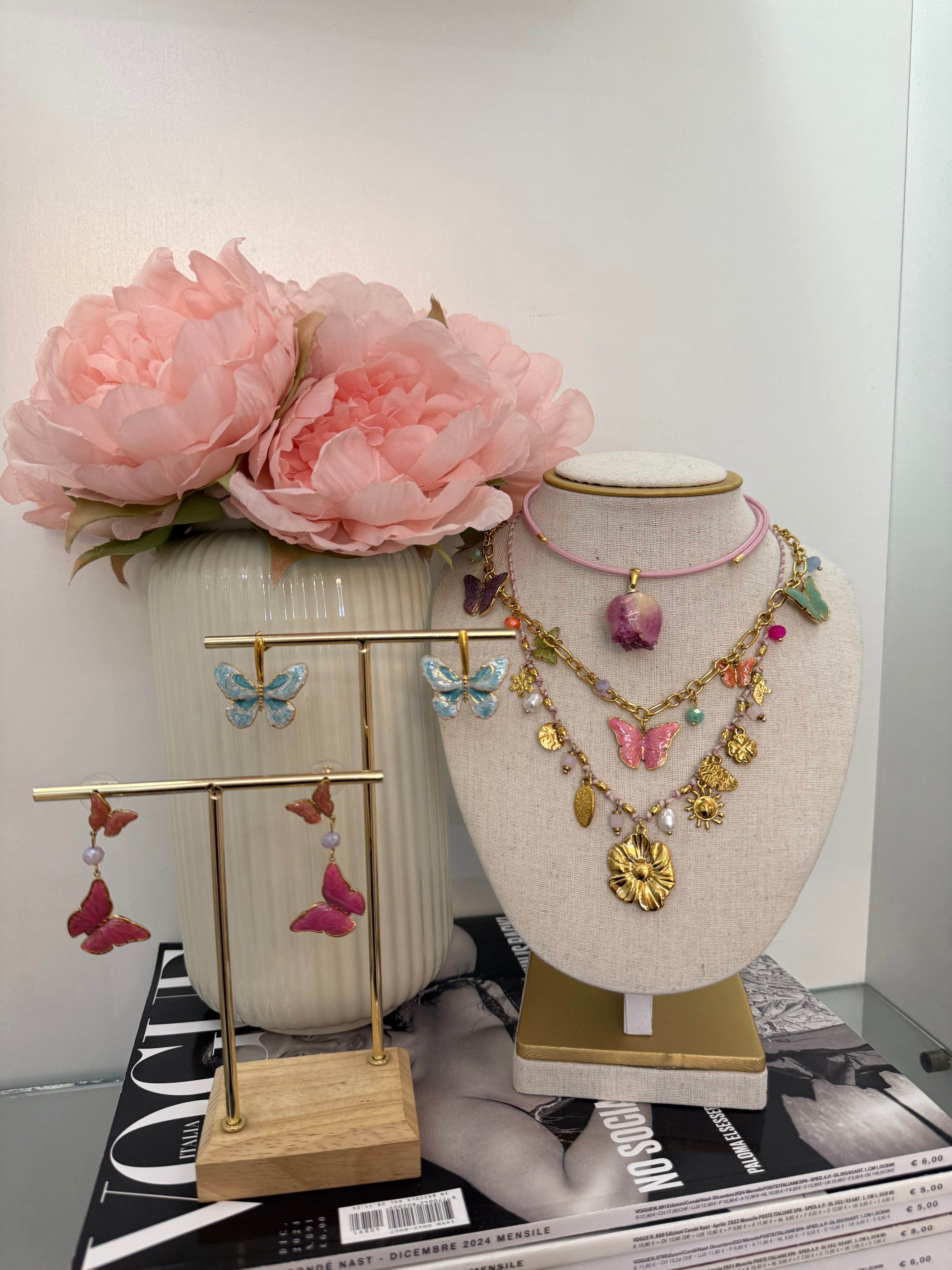 Orecchini pendenti farfalla rosa