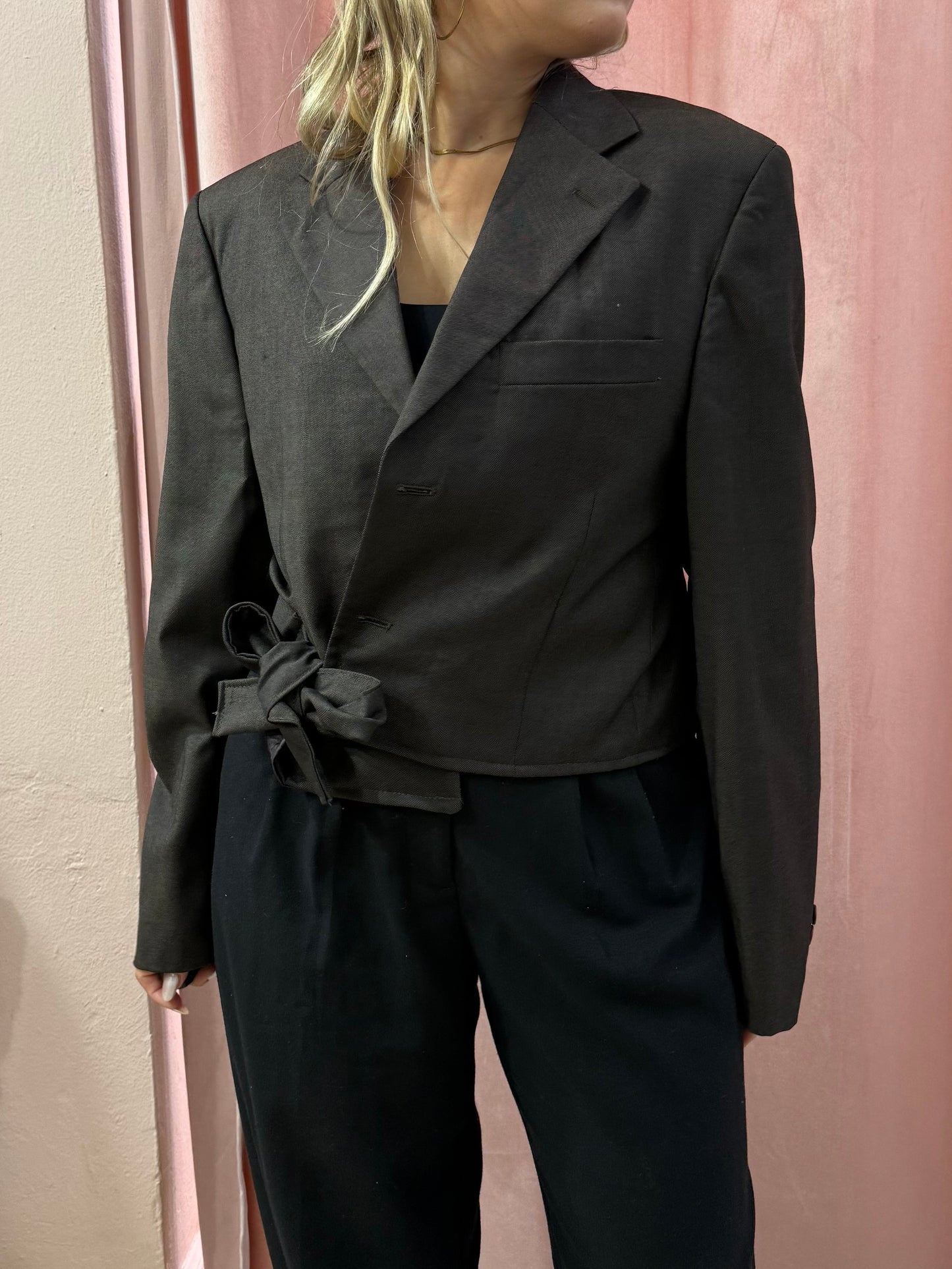 Blazer crop moro con fiocco