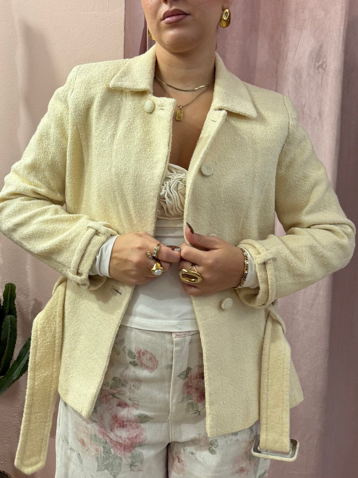 Cappotto corto in lana burro con cinturino