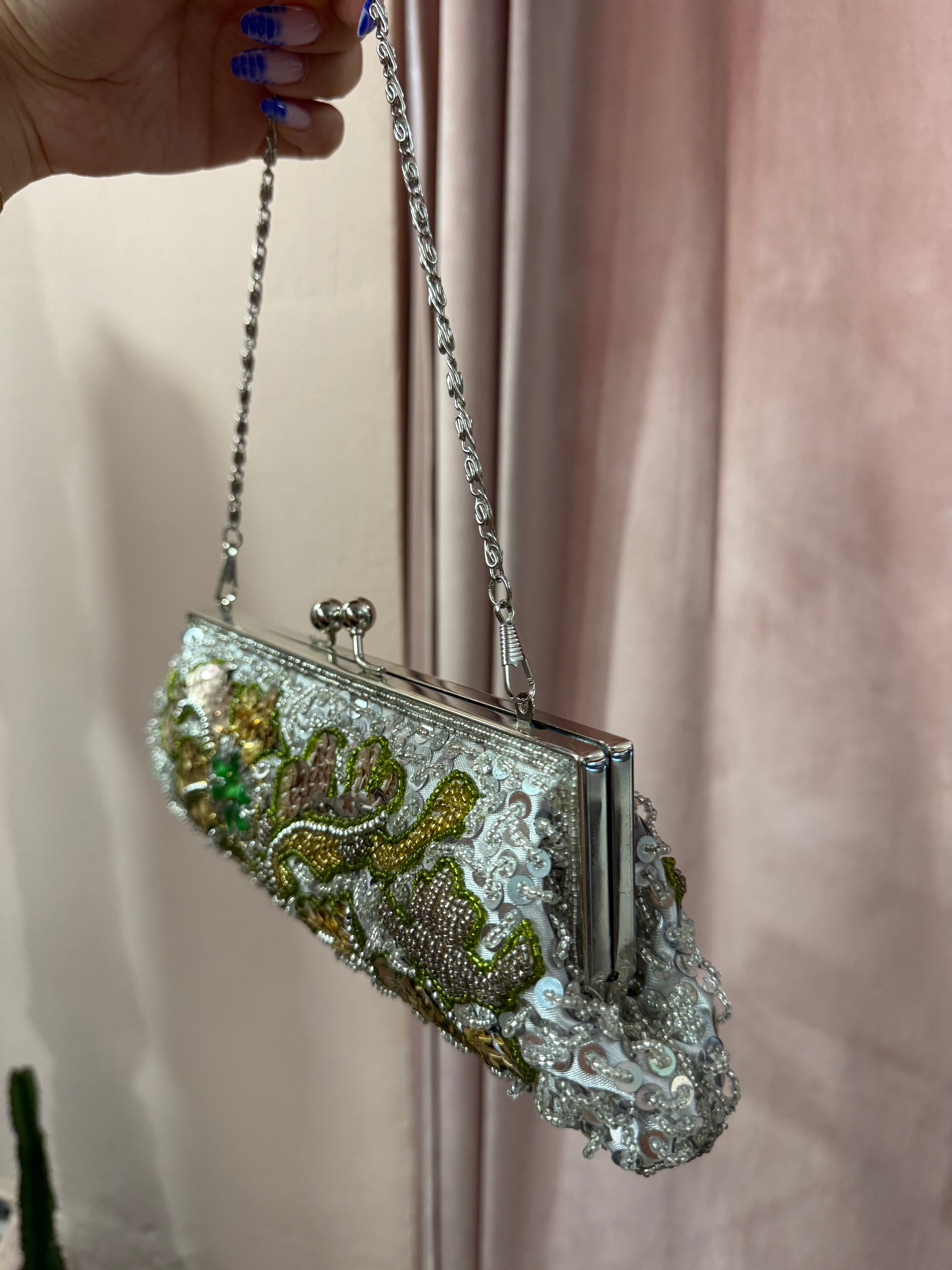 pochette vintage 00s ricamata con paillettes
