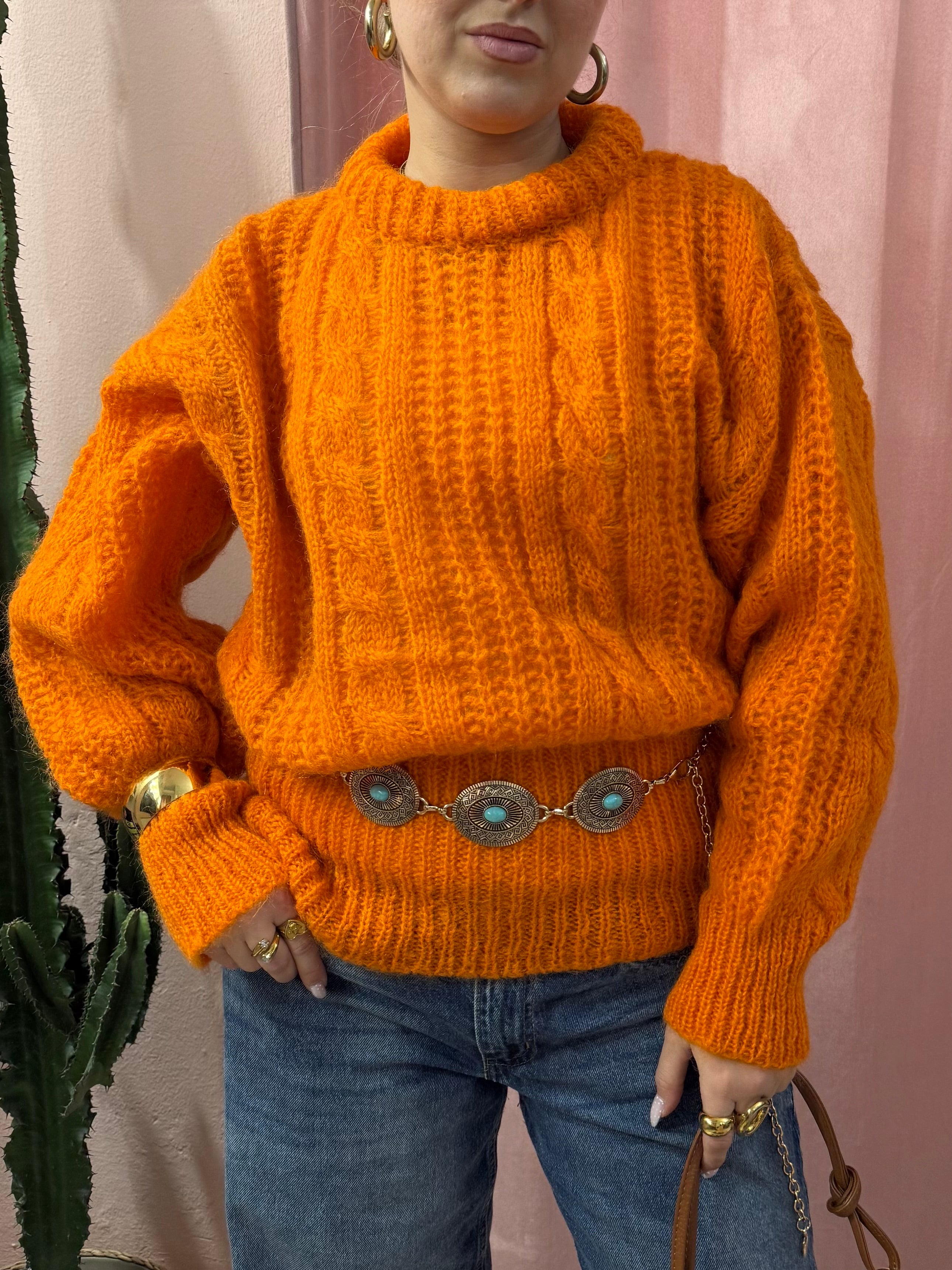 Maglione in lana arancio acceso