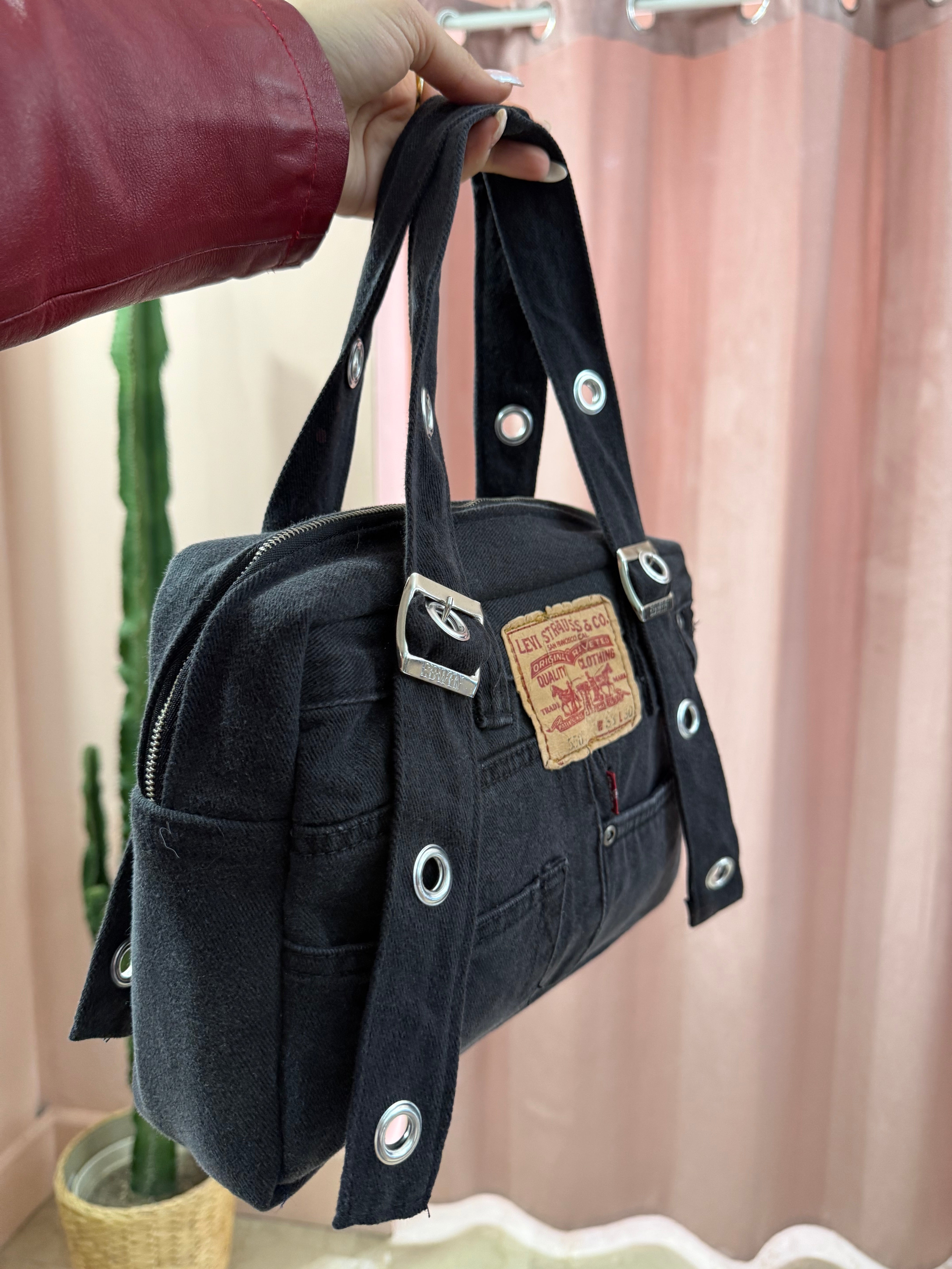 Borsa Levis upcycling nera