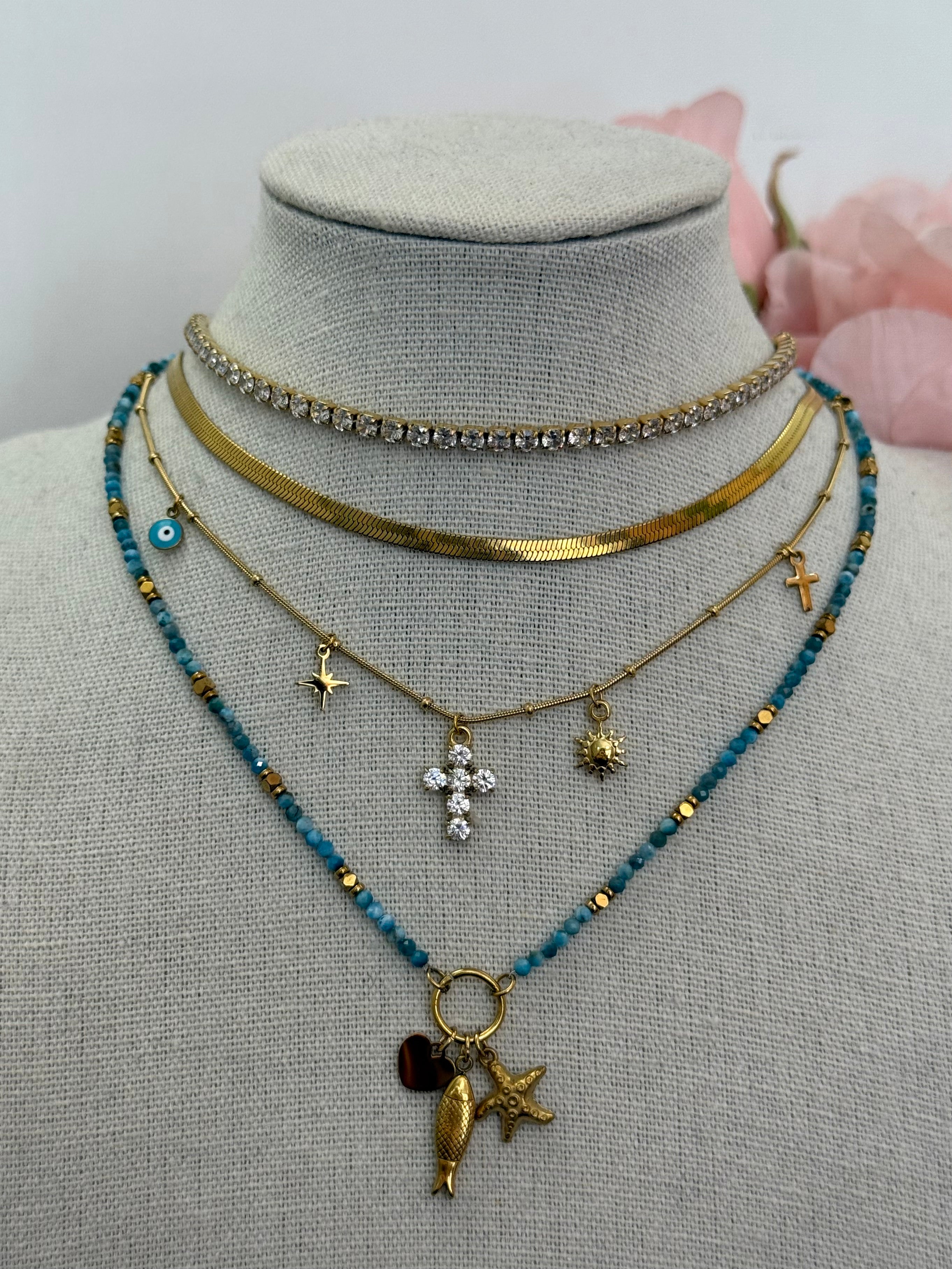 Collana micro perle con ciondoli