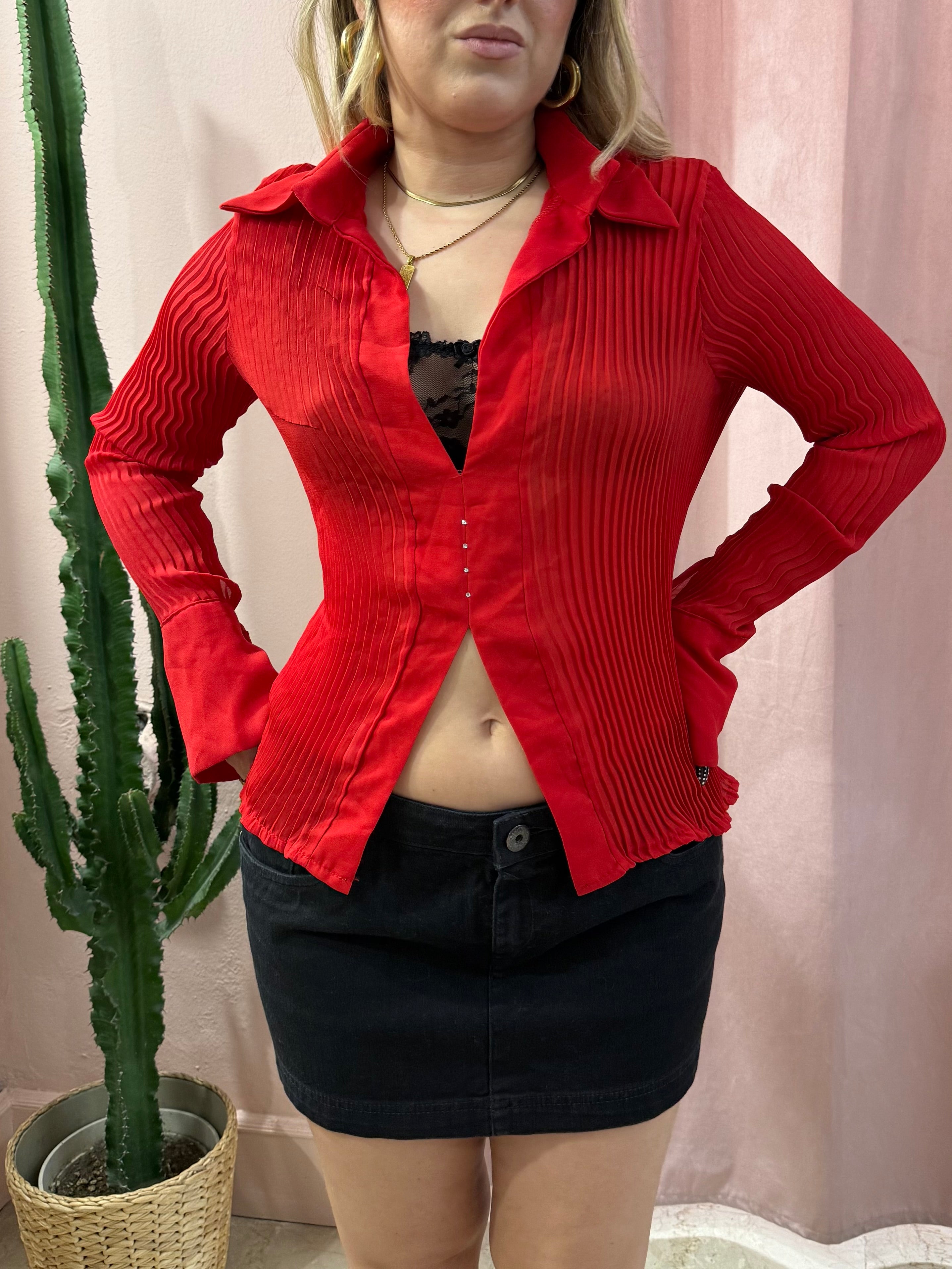 Camicia rossa 00s con apertura