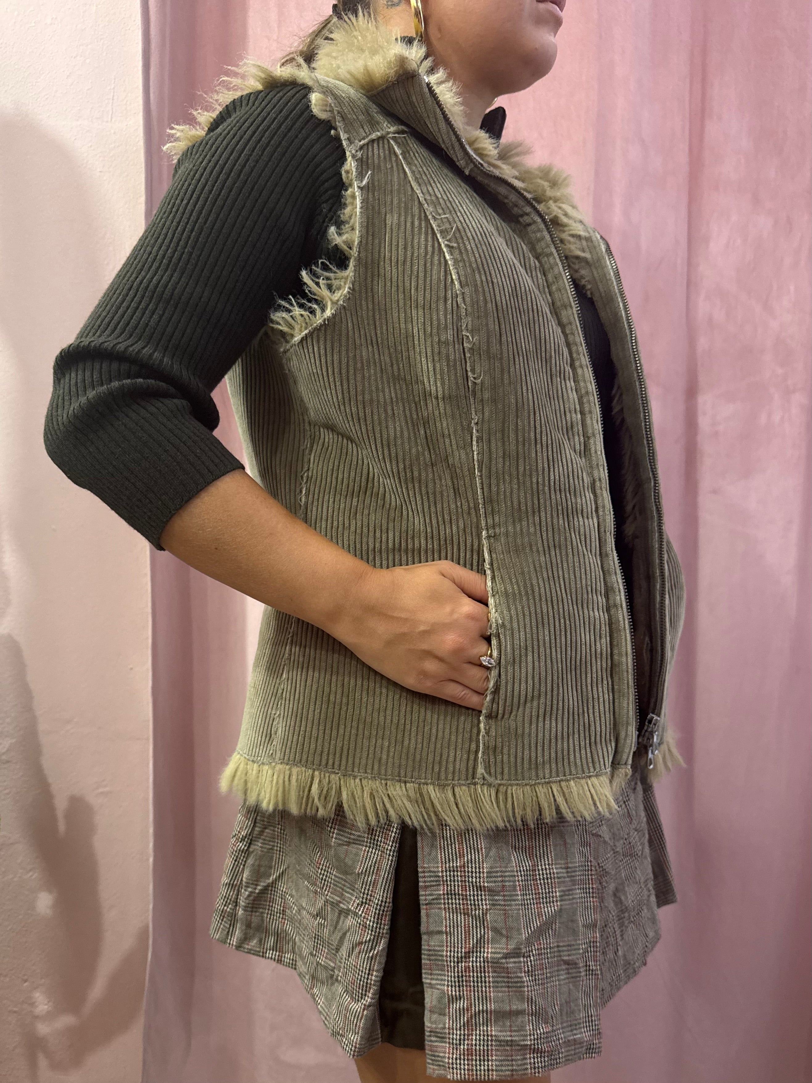 Gilet con pellicciotto smanicato