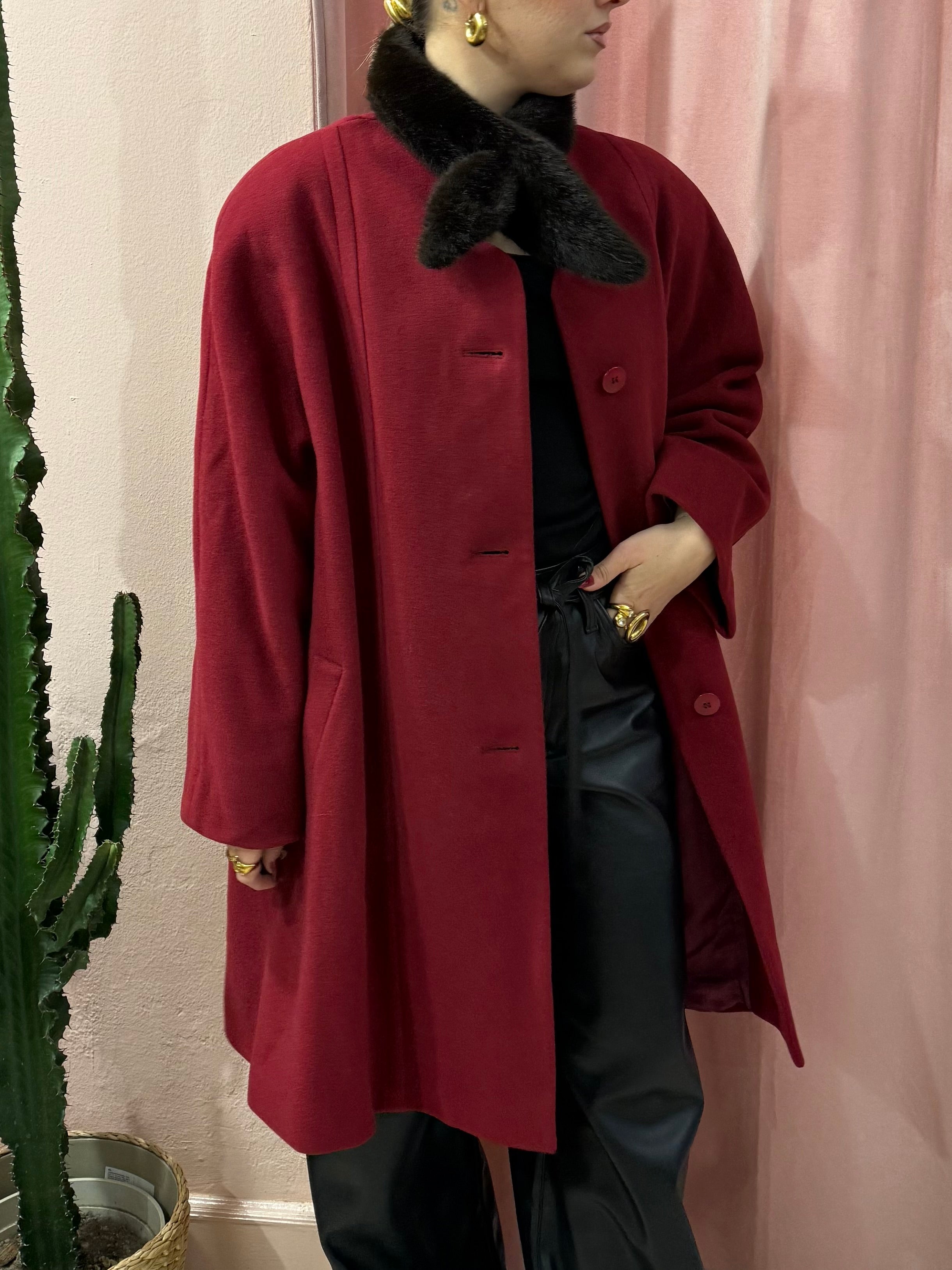 Cappotto vintage ciliegia in lana