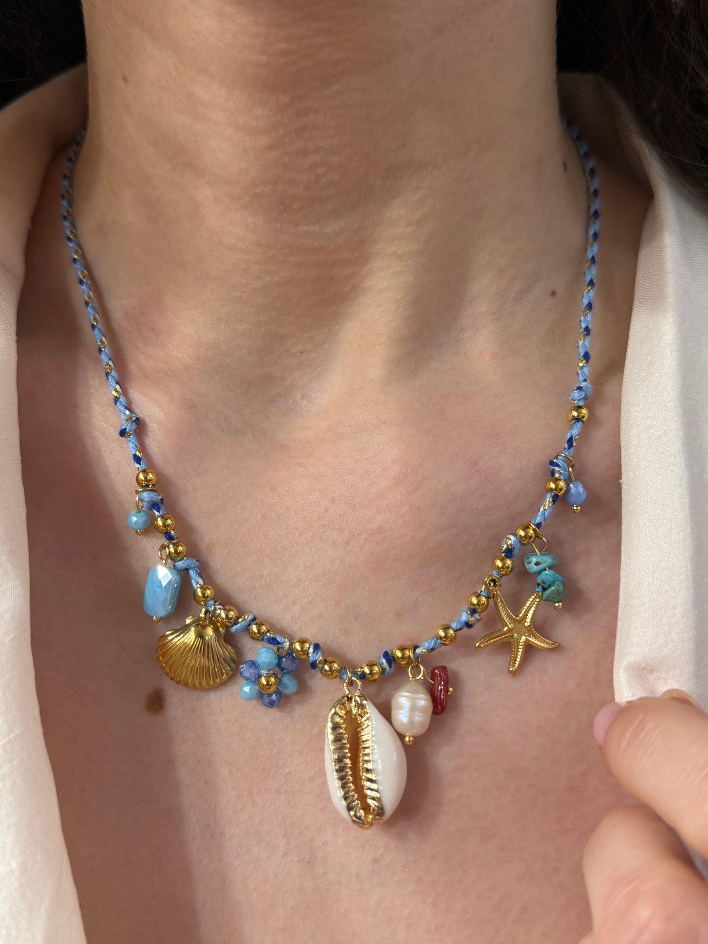 Collana in corda mix ciondoli conchiglie più colori