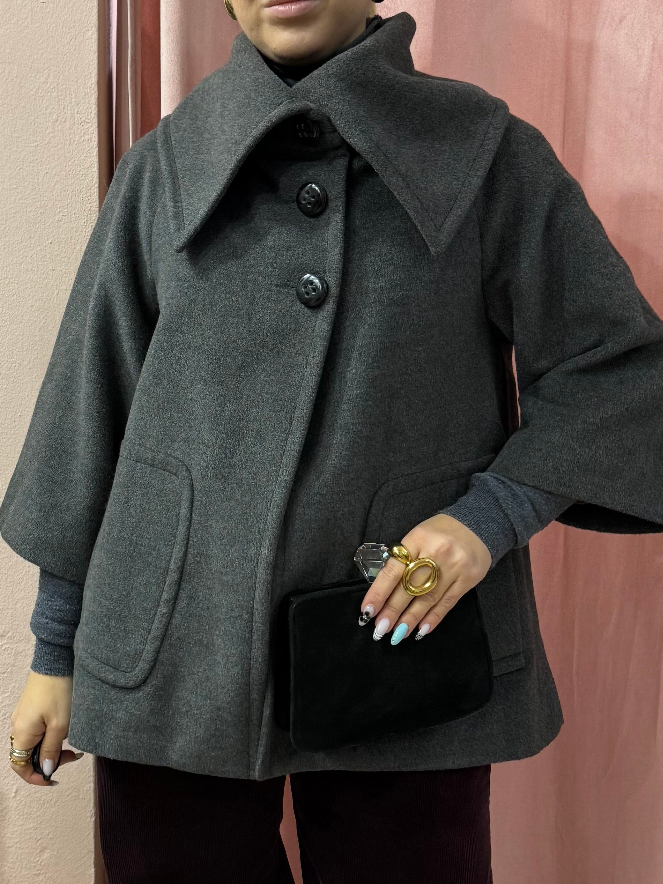 Cappotto corto svasato