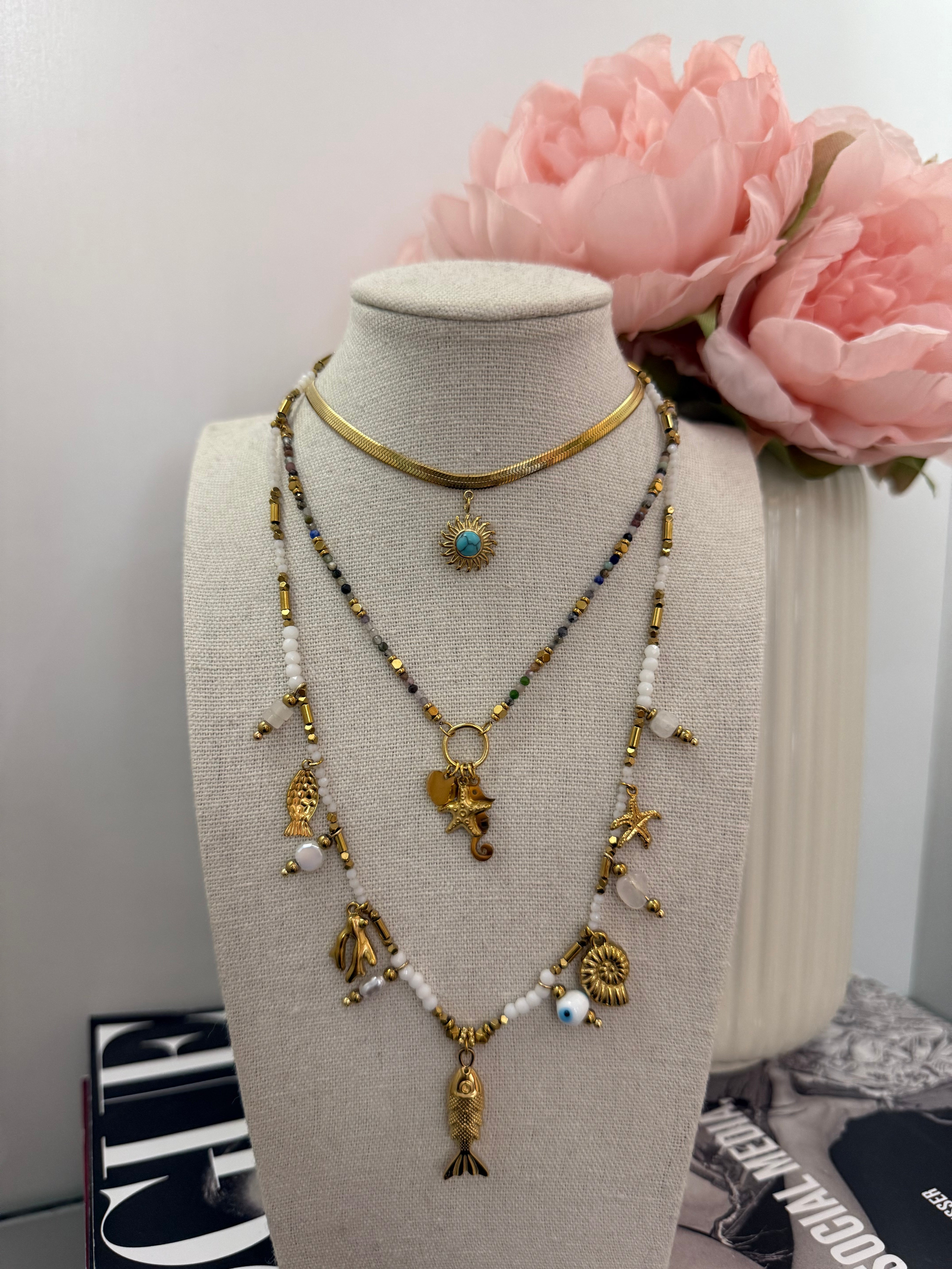 Collana micro perle con ciondoli
