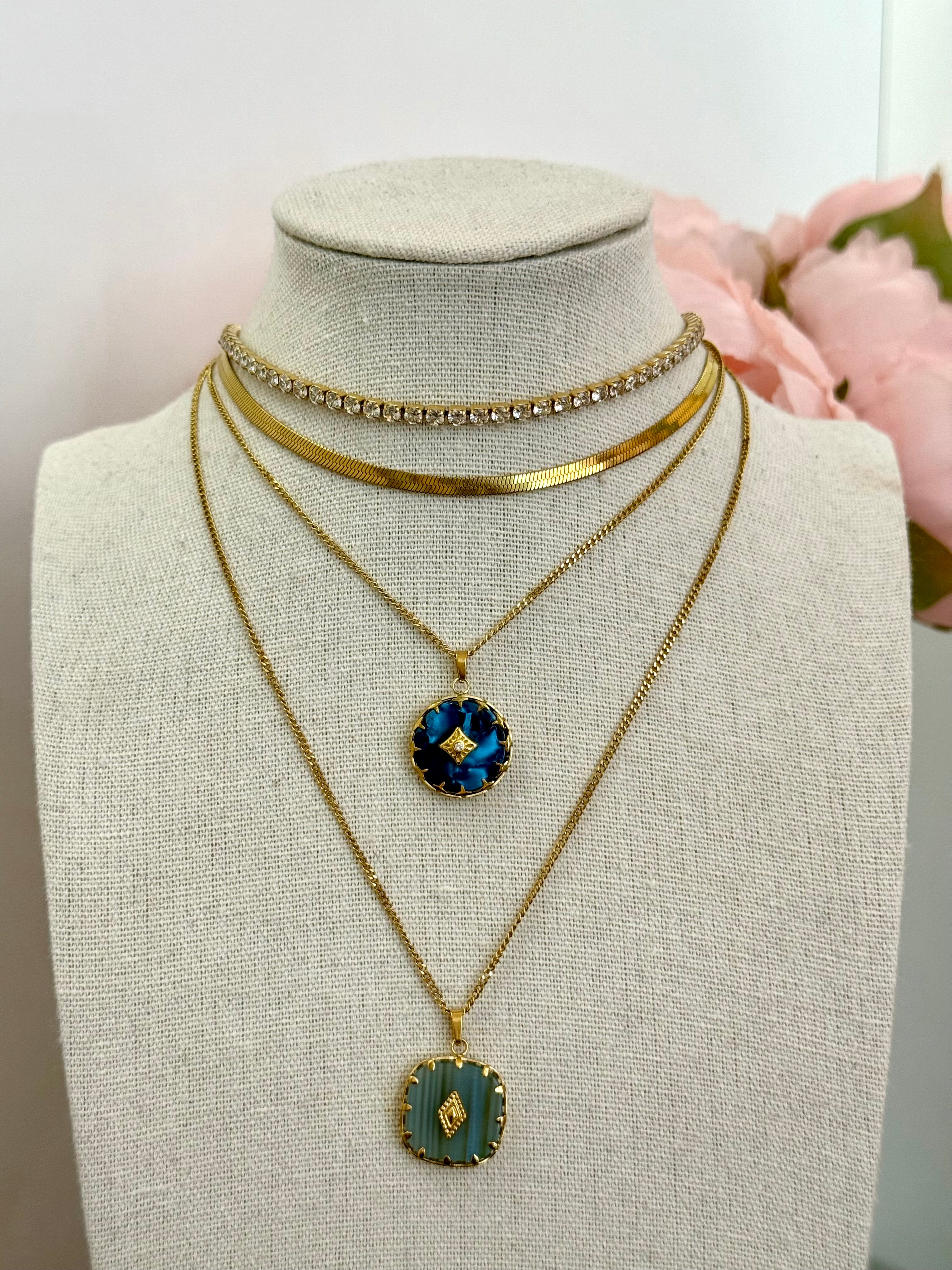 Collana ciondoli pietre marine