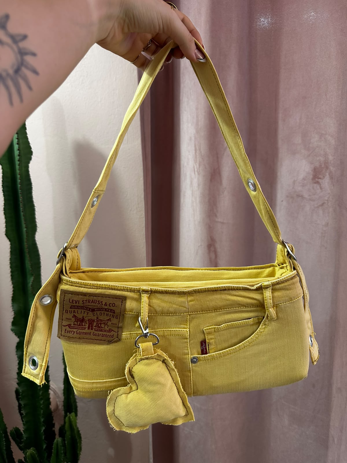 Borsa Levis baguette upcycling gialla