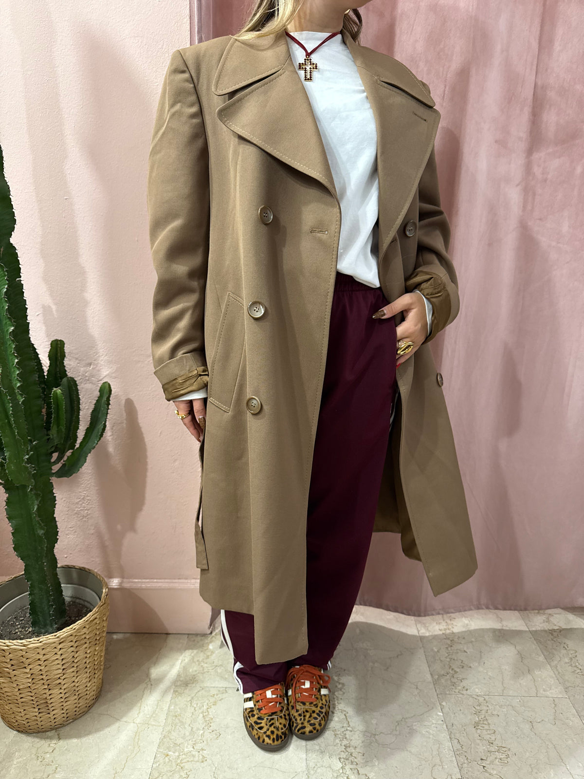 Trench verdone in lana con cinturino