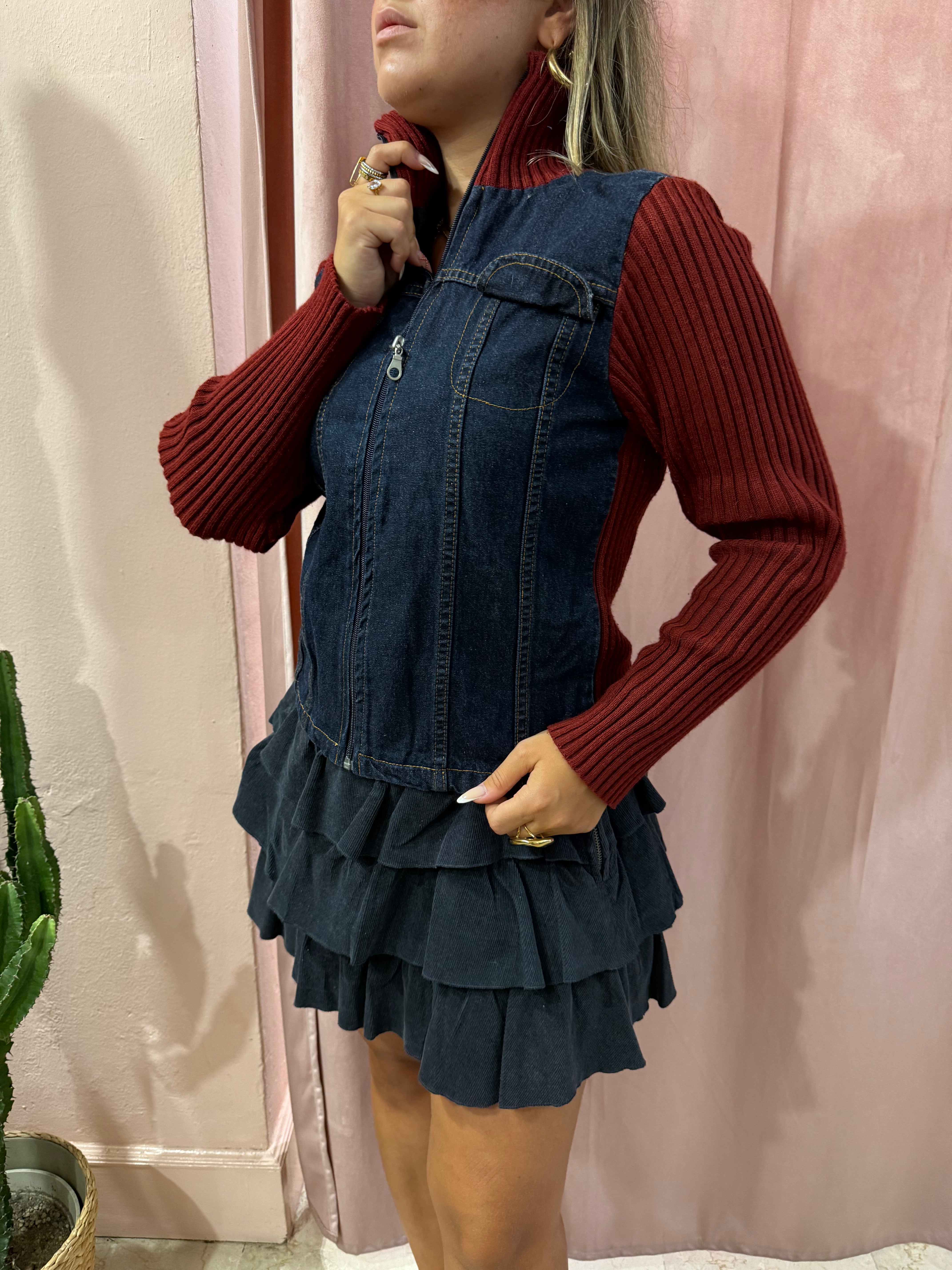 Felpa bordeaux con inserti in denim 00s