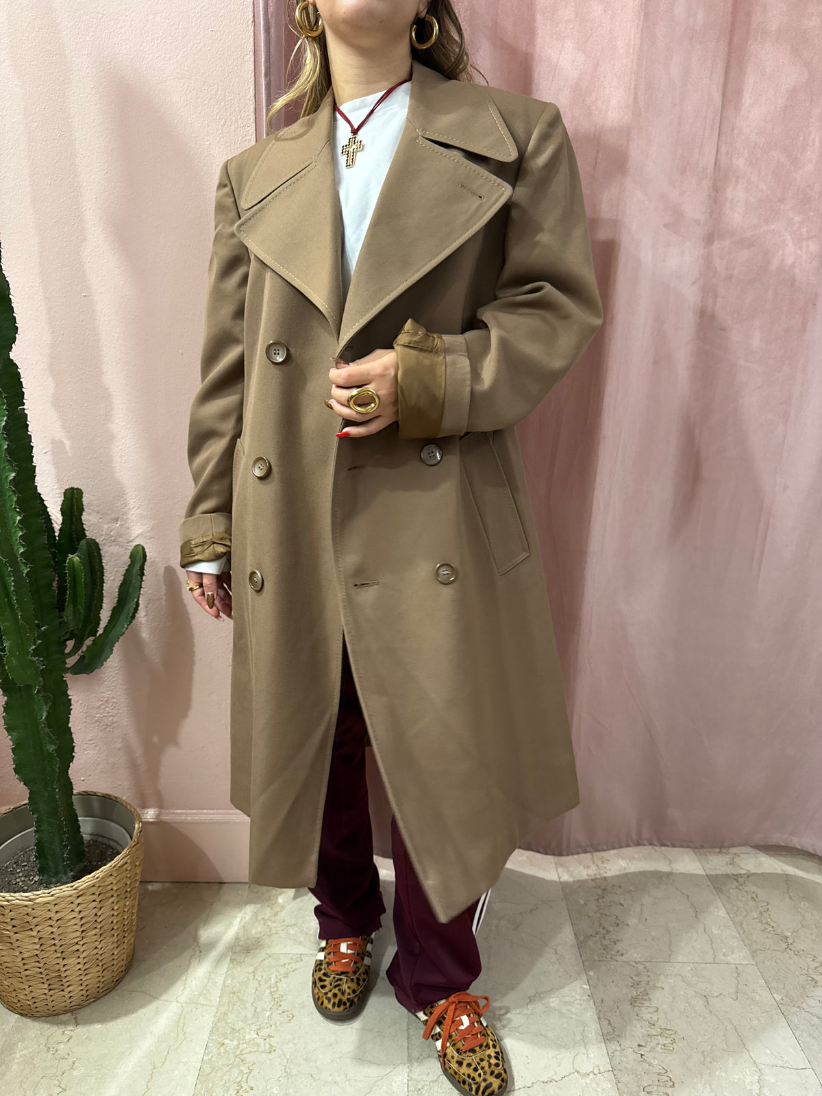 Trench verdone in lana con cinturino